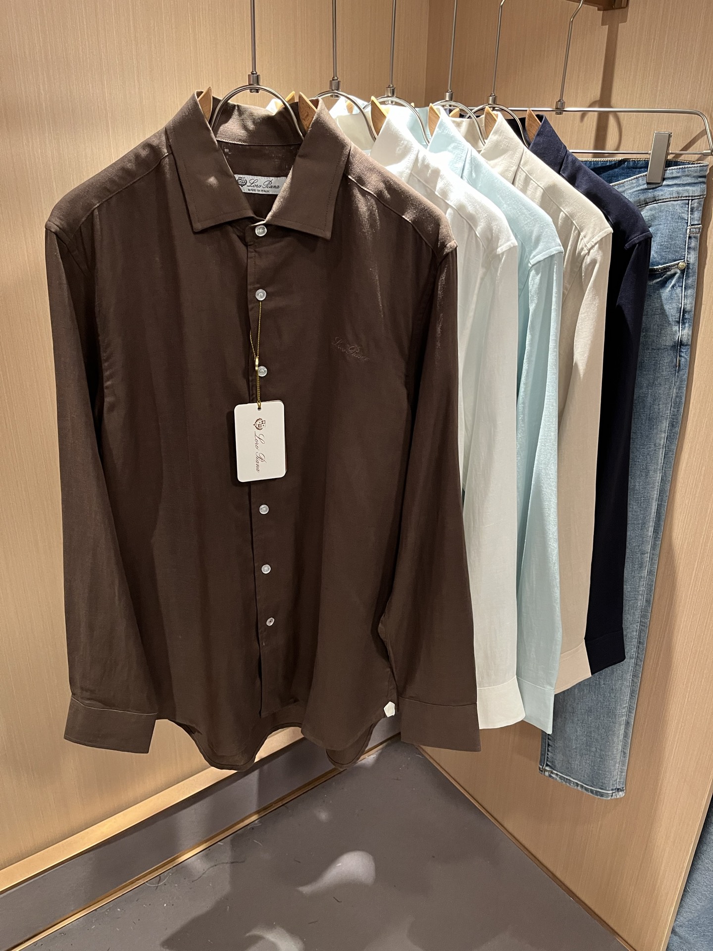 Loro Piana诺悠翩雅 2025秋冬男士衬衣，最新的贸易订单全品相！！网红款！上身舒适透气，不僵硬