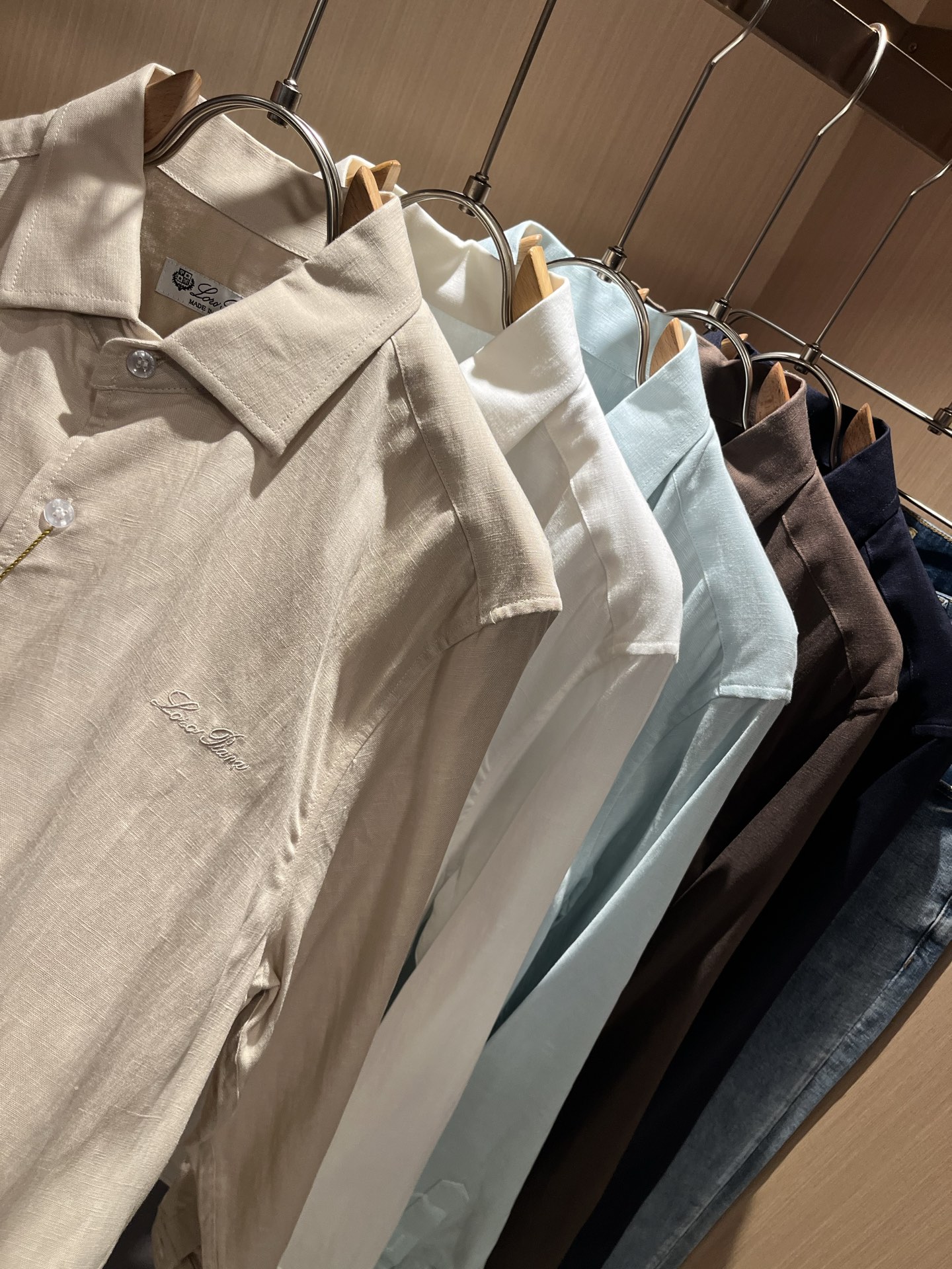 Loro Piana诺悠翩雅 2025秋冬男士衬衣，最新的贸易订单全品相！！网红款！上身舒适透气，不僵硬