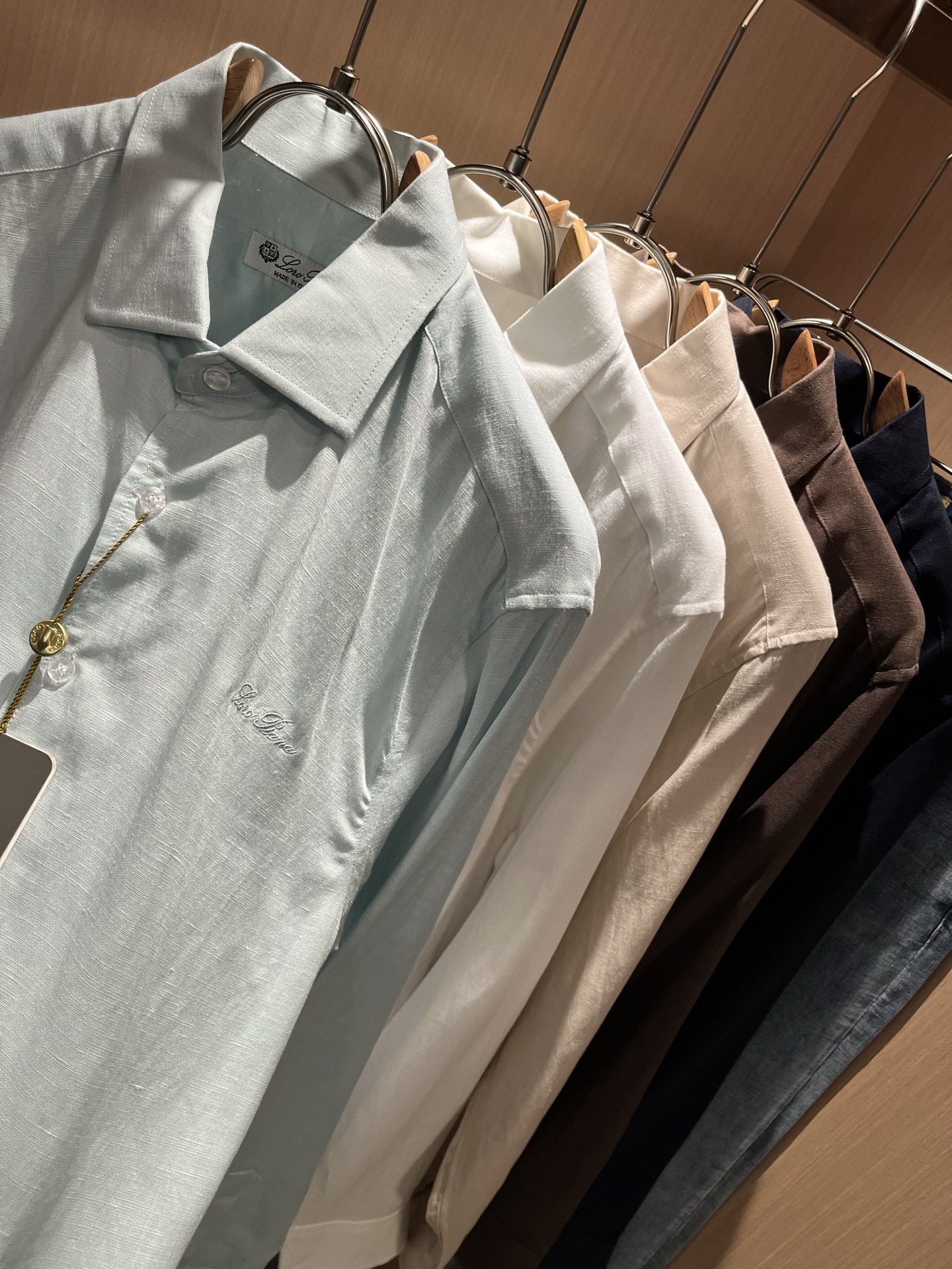 Loro Piana诺悠翩雅 2025秋冬男士衬衣，最新的贸易订单全品相！！网红款！上身舒适透气，不僵硬