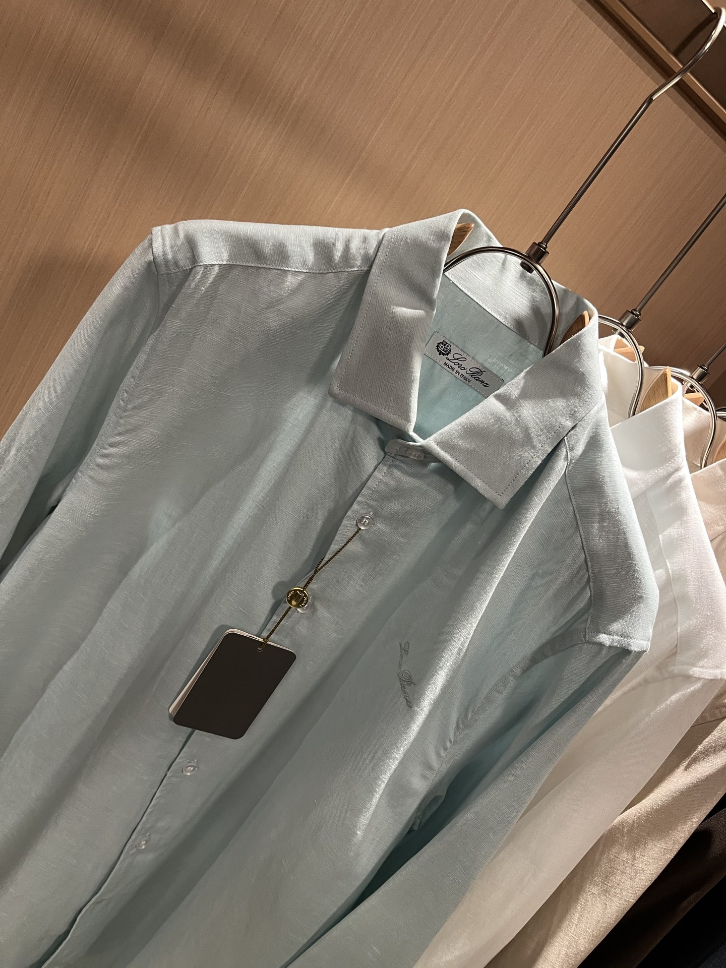 Loro Piana诺悠翩雅 2025秋冬男士衬衣，最新的贸易订单全品相！！网红款！上身舒适透气，不僵硬