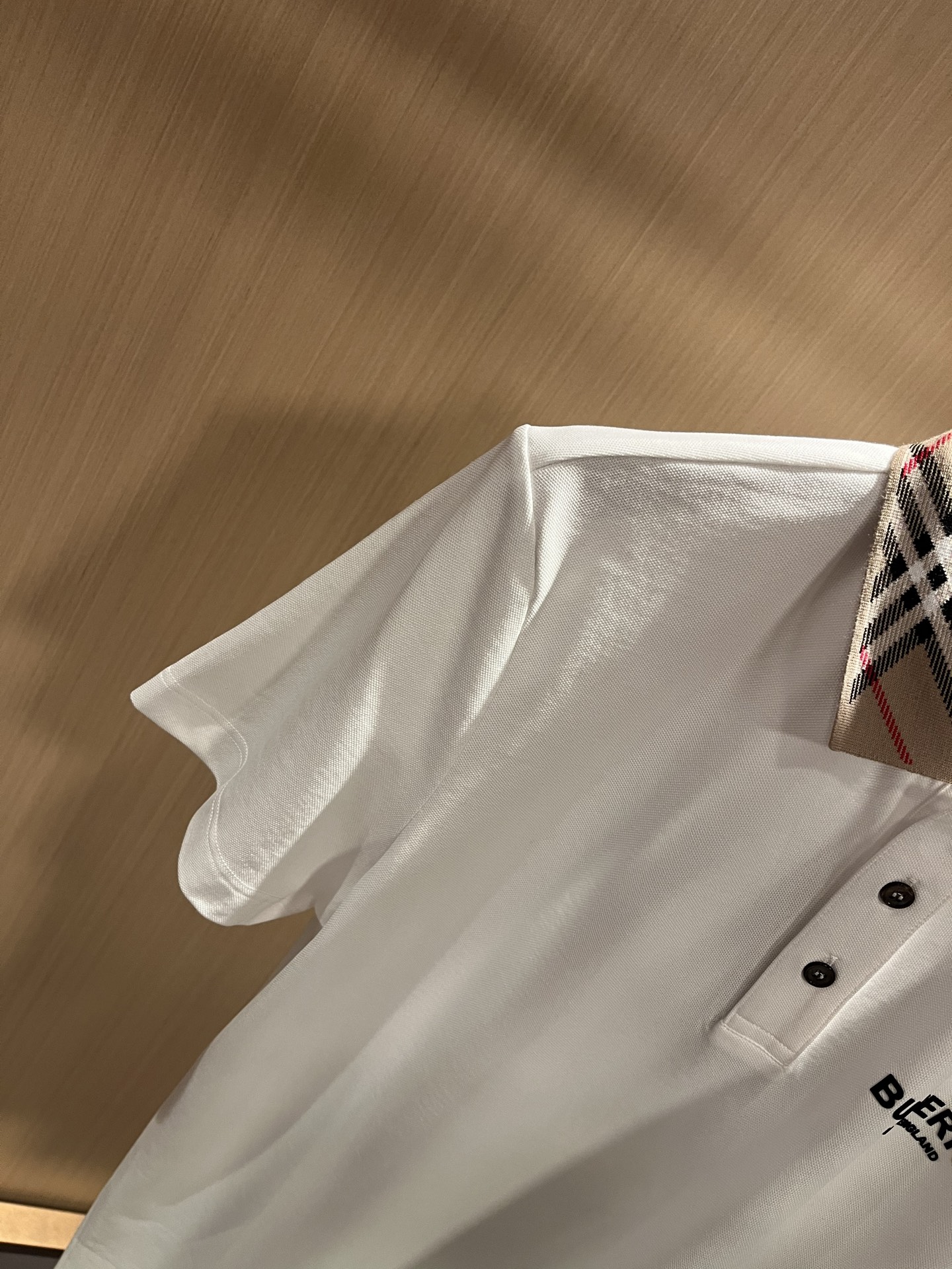 Bur*erry 巴*莉 2025春夏新款男士短袖Polo衫，品牌最新设计元素！既不单调也不复杂,恰到好