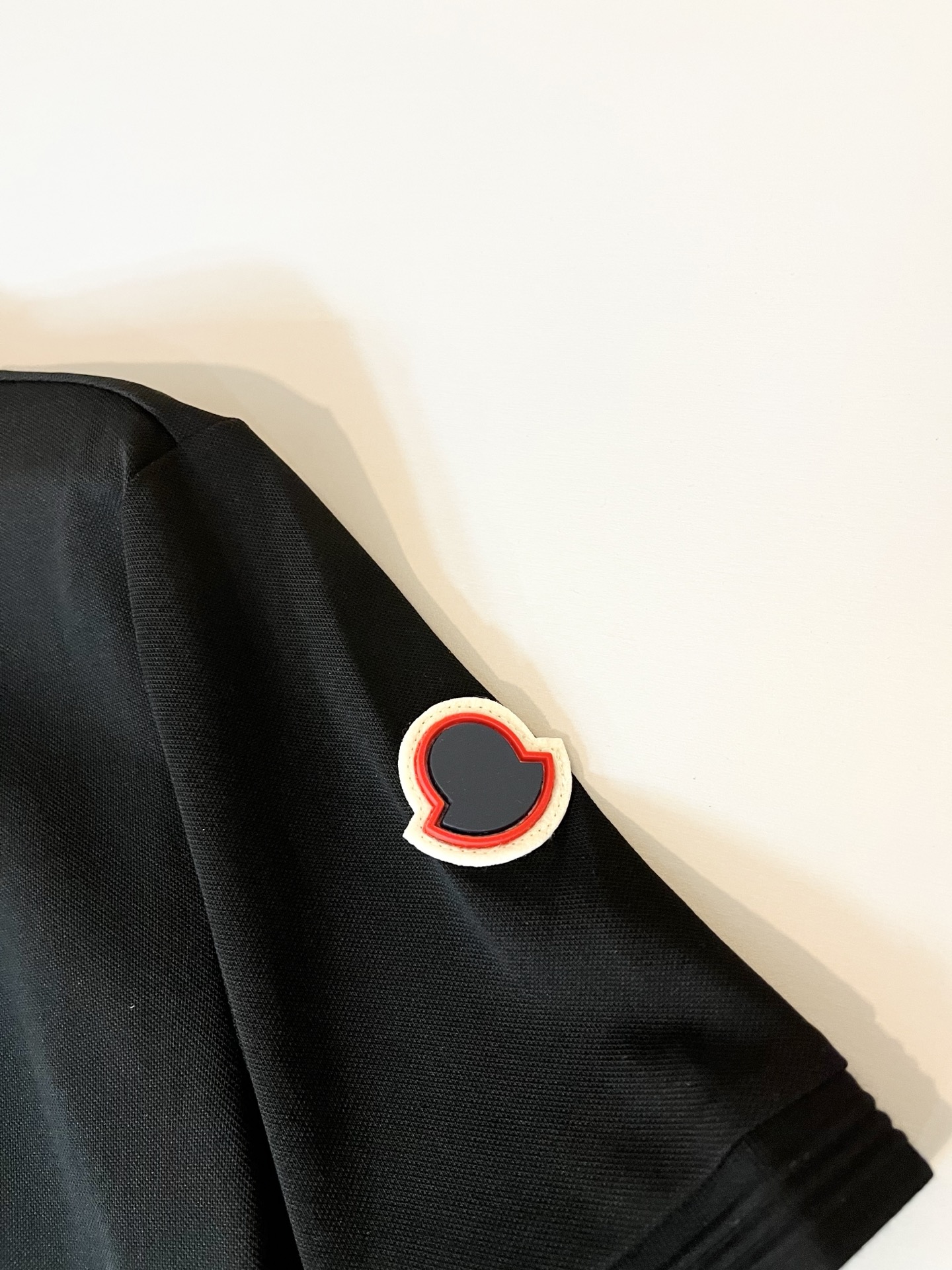 MON蒙**口2025春夏新款男士原单男士短袖POLO衫，贸易公司货，官网同步发售！此类型的基础单品是每