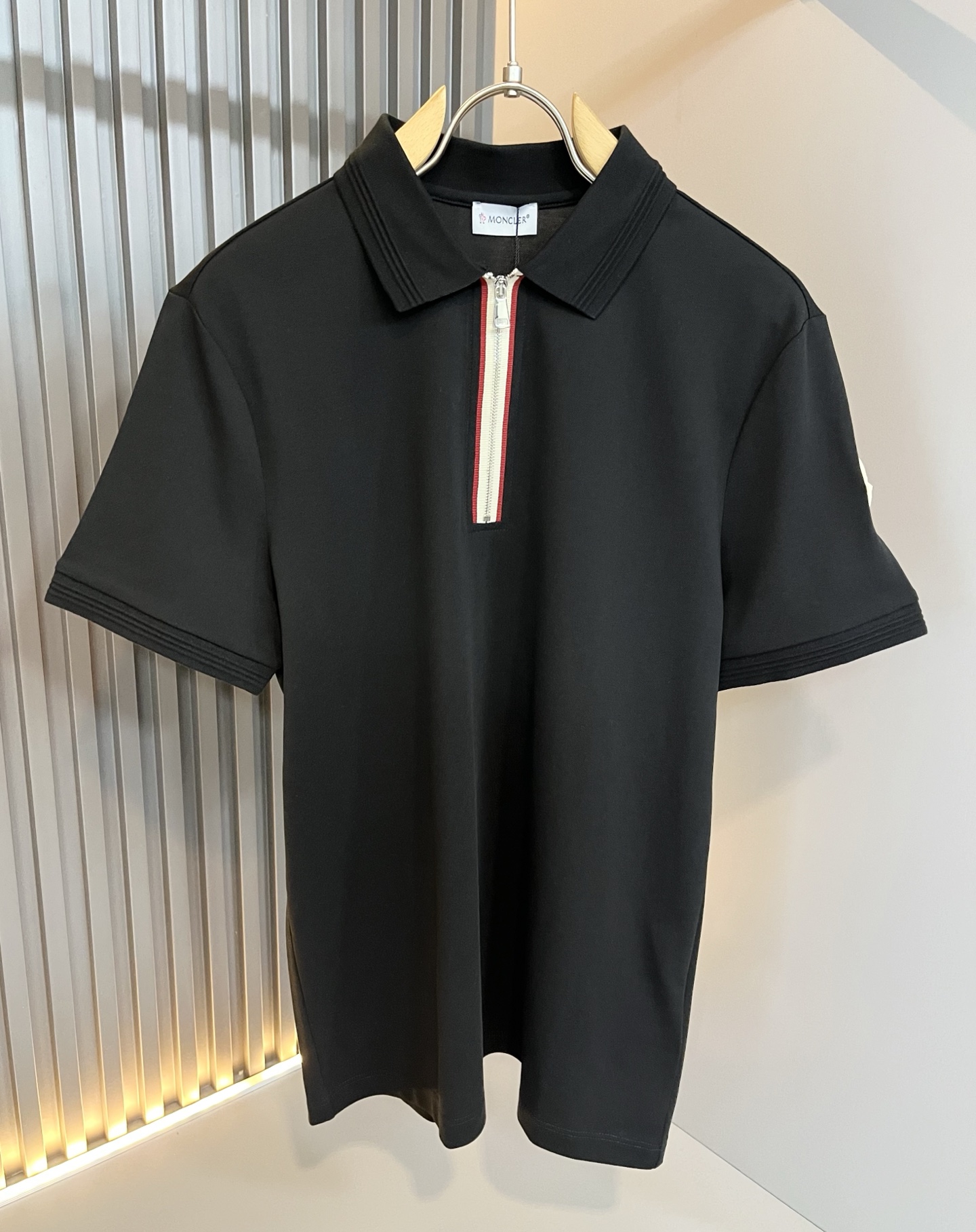 MON蒙**口2025春夏新款男士原单男士短袖POLO衫，贸易公司货，官网同步发售！此类型的基础单品是每