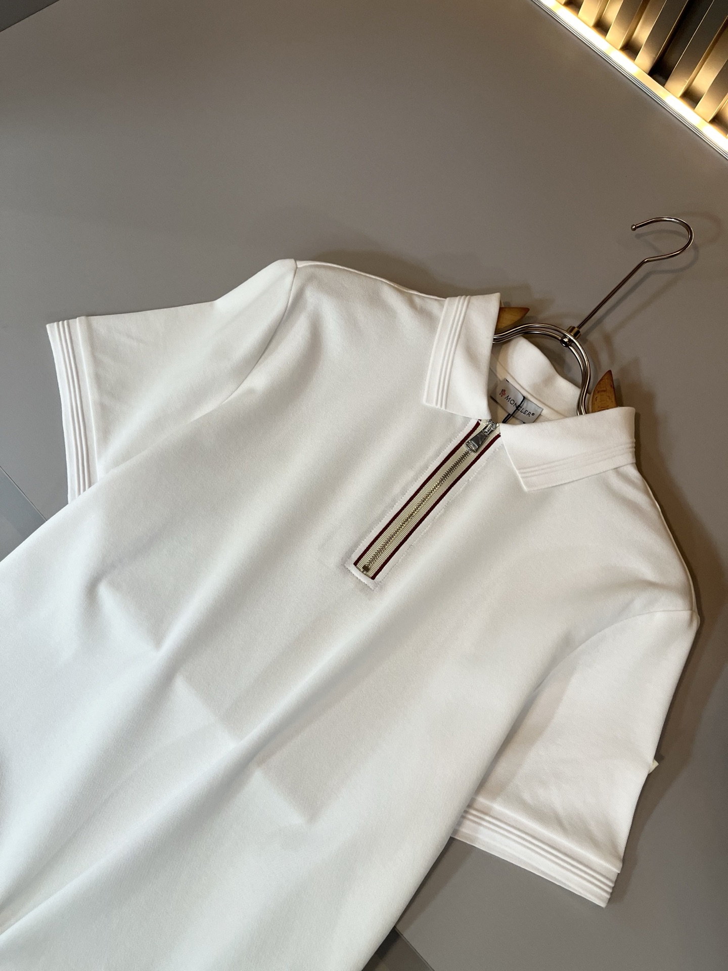 MON蒙**口2025春夏新款男士原单男士短袖POLO衫，贸易公司货，官网同步发售！此类型的基础单品是每