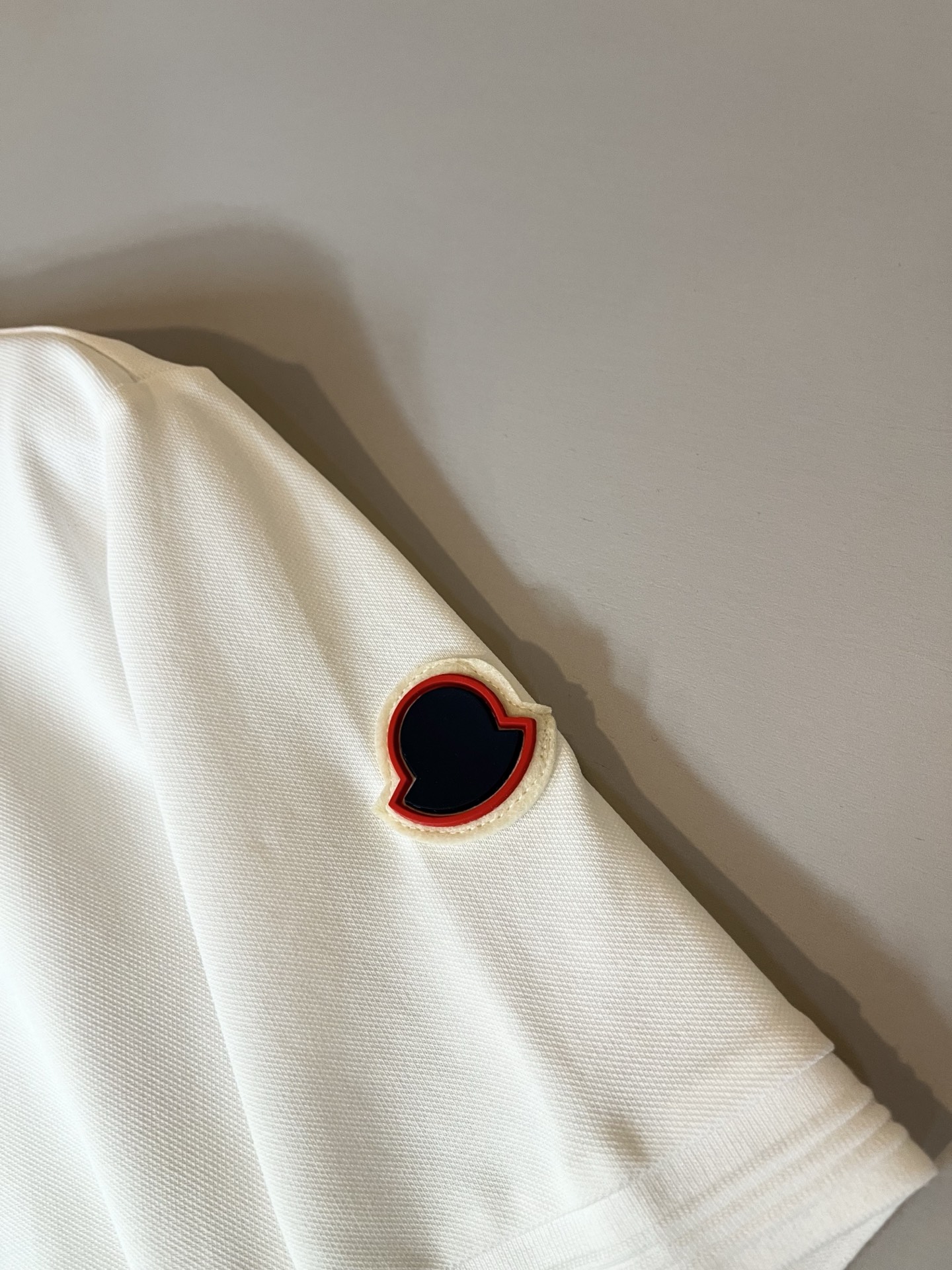 MON蒙**口2025春夏新款男士原单男士短袖POLO衫，贸易公司货，官网同步发售！此类型的基础单品是每