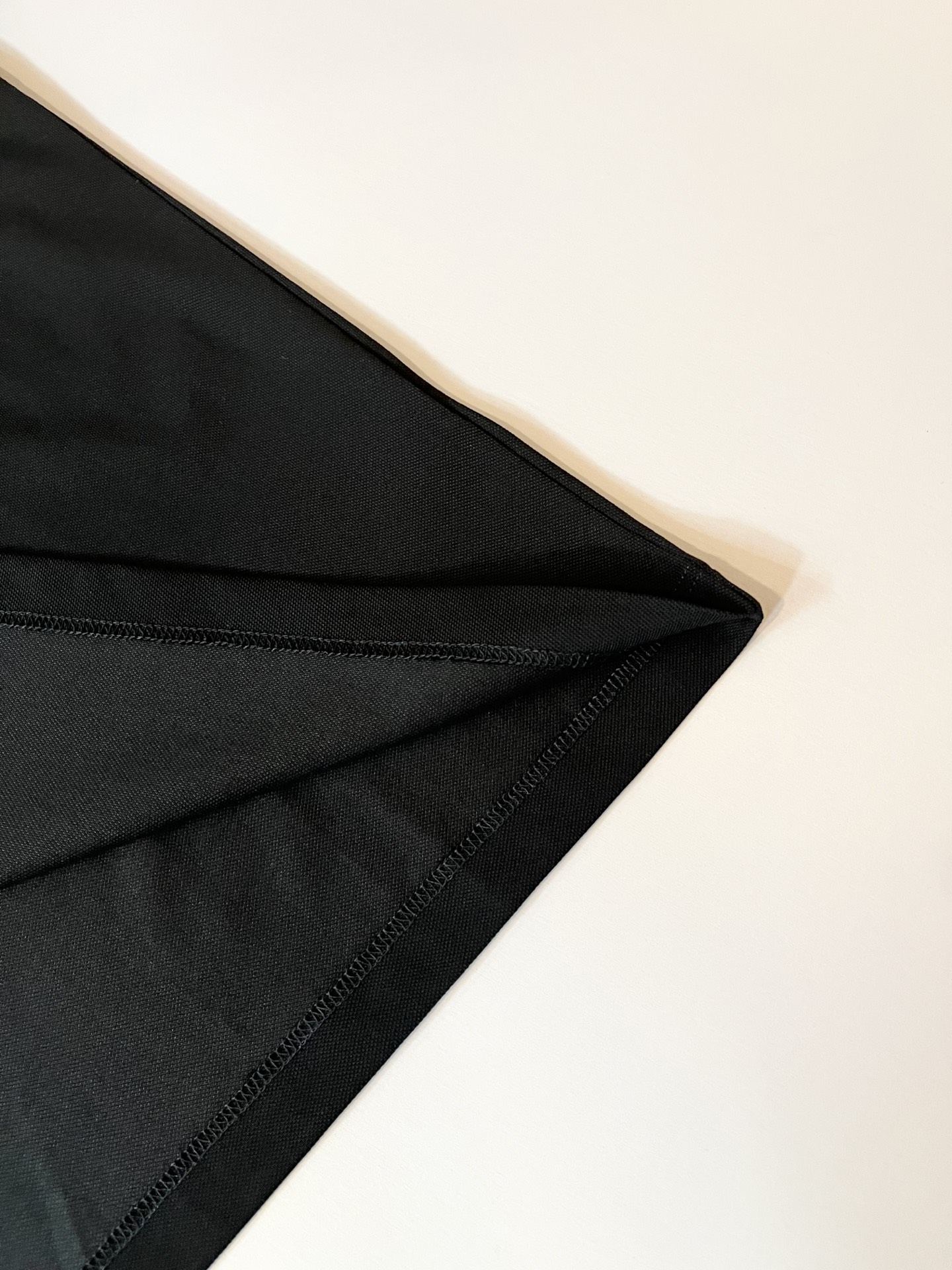  Bur*erry 巴*莉 2025春夏新款男士短袖Polo衫，品牌最新设计元素！既不单调也不复杂,恰到