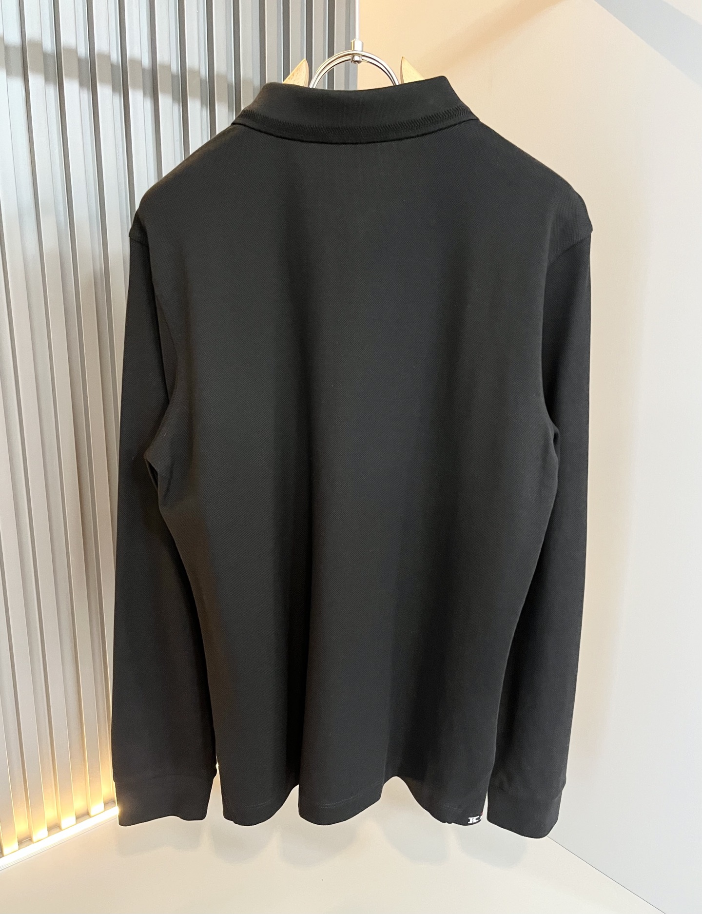 Kiton 2025秋冬新款Polo衫，采用进口专属珠地棉面料！！代表品牌形象 简洁舒适的款式，线条感粗