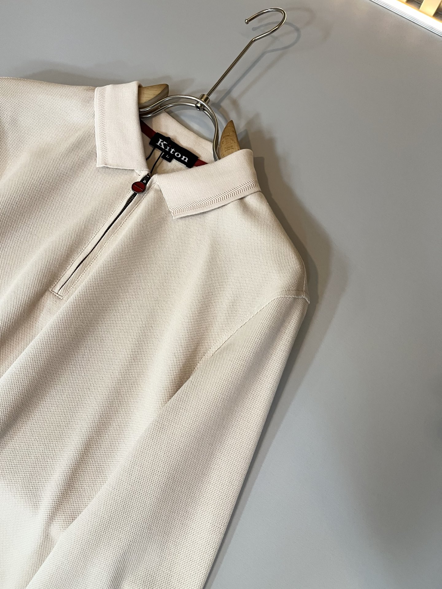 Kiton 2025秋冬新款Polo衫，采用进口专属珠地棉面料！！代表品牌形象 简洁舒适的款式，线条感粗
