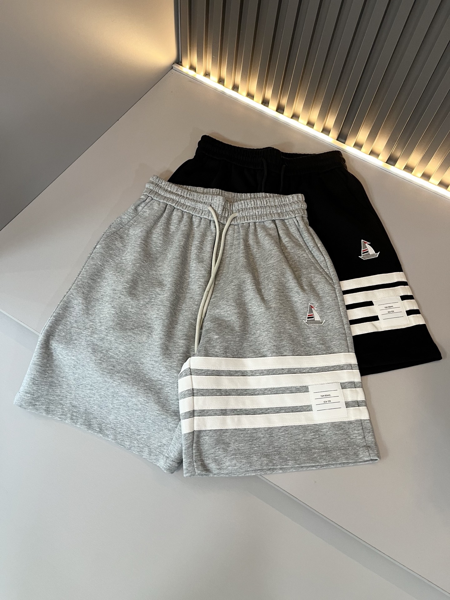  Thom Brow*e汤姆*朗2025春夏新款男女同款👫休闲短裤，区分市面料 我们的一条短裤就比市面的