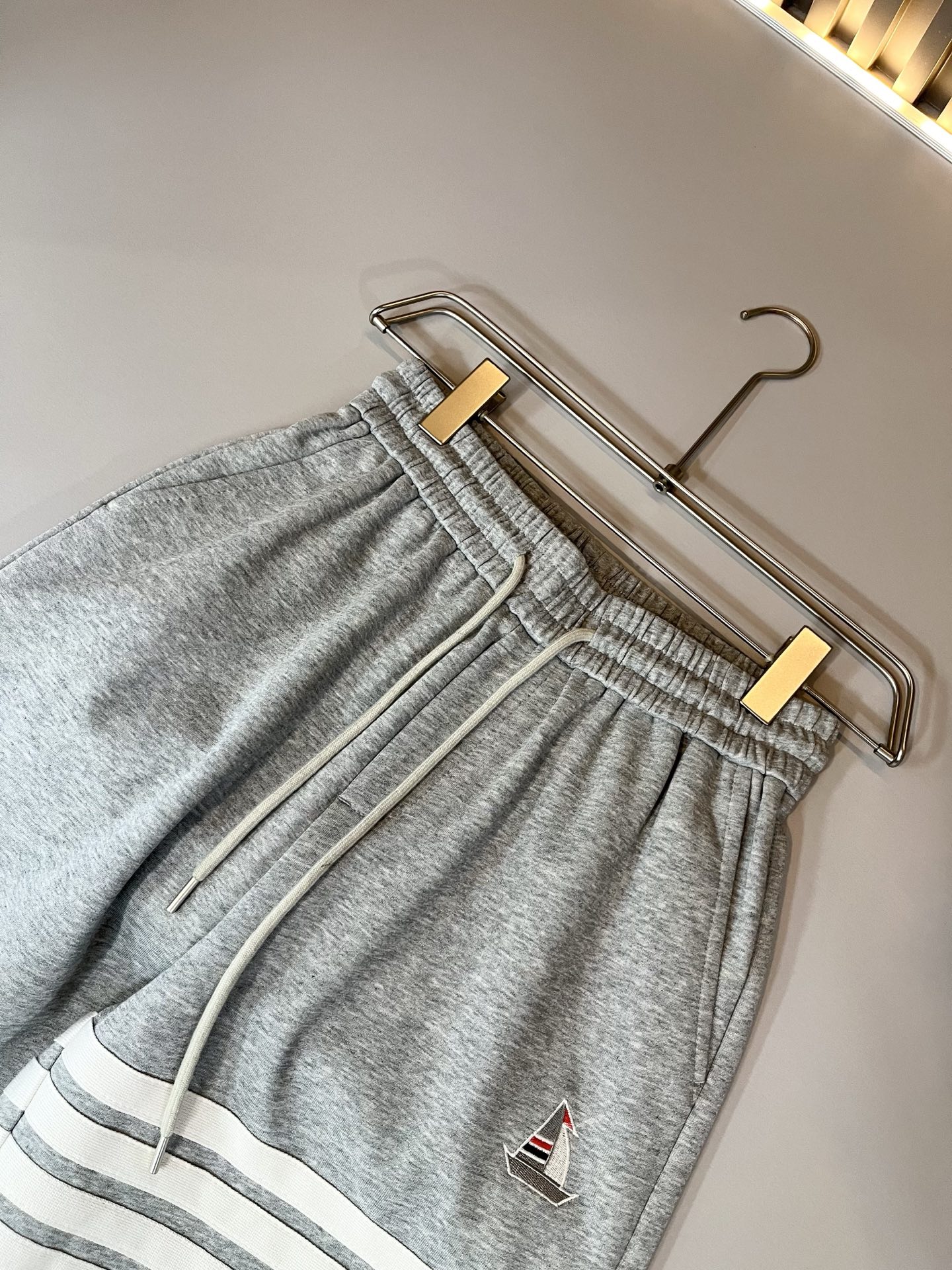  Thom Brow*e汤姆*朗2025春夏新款男女同款👫休闲短裤，区分市面料 我们的一条短裤就比市面的