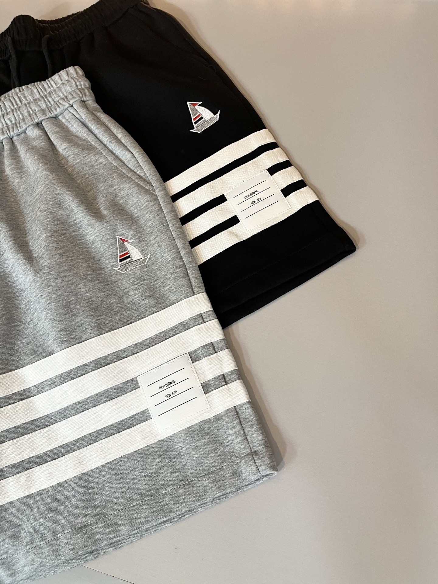  Thom Brow*e汤姆*朗2025春夏新款男女同款👫休闲短裤，区分市面料 我们的一条短裤就比市面的