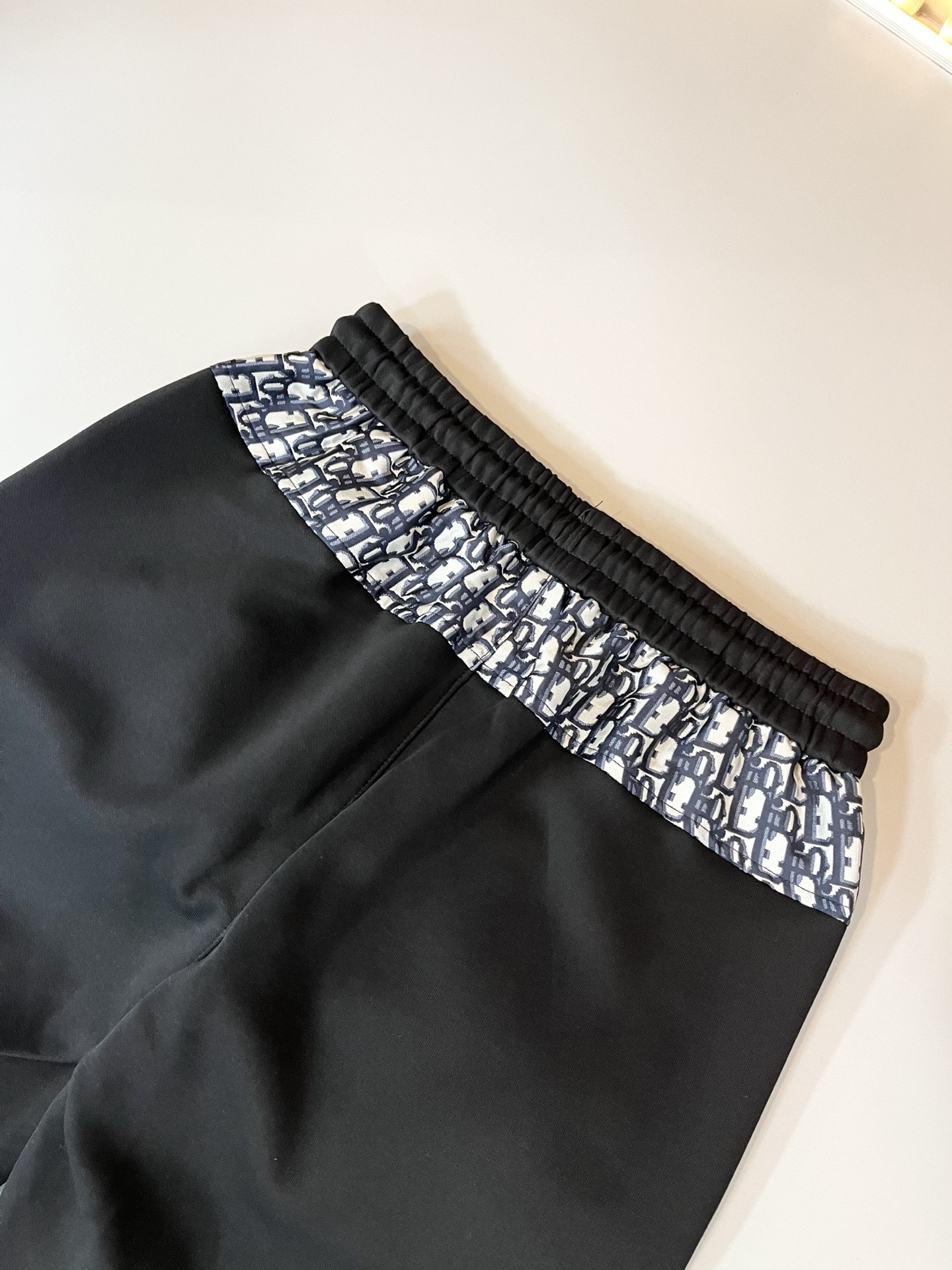  Dio*迪*奥 2025春夏新款男女同款👫休闲抽绳织带休闲短裤，男女同款！搭配老花字母logo设计！时