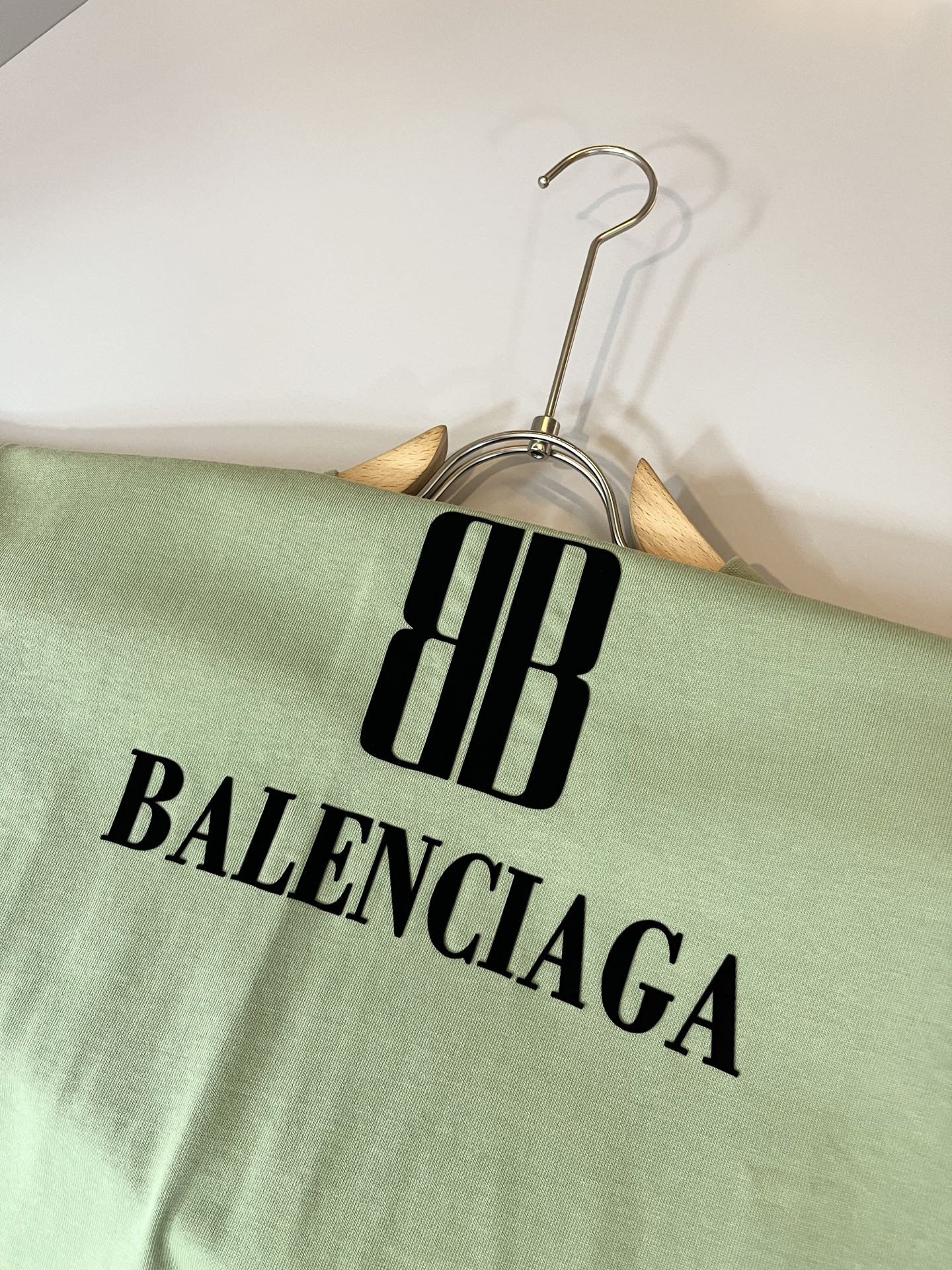  BALENCI*GA巴黎*家 2025春夏新款男女同款👫短袖T恤！走秀图案印花时尚休闲短袖T恤衫！设计