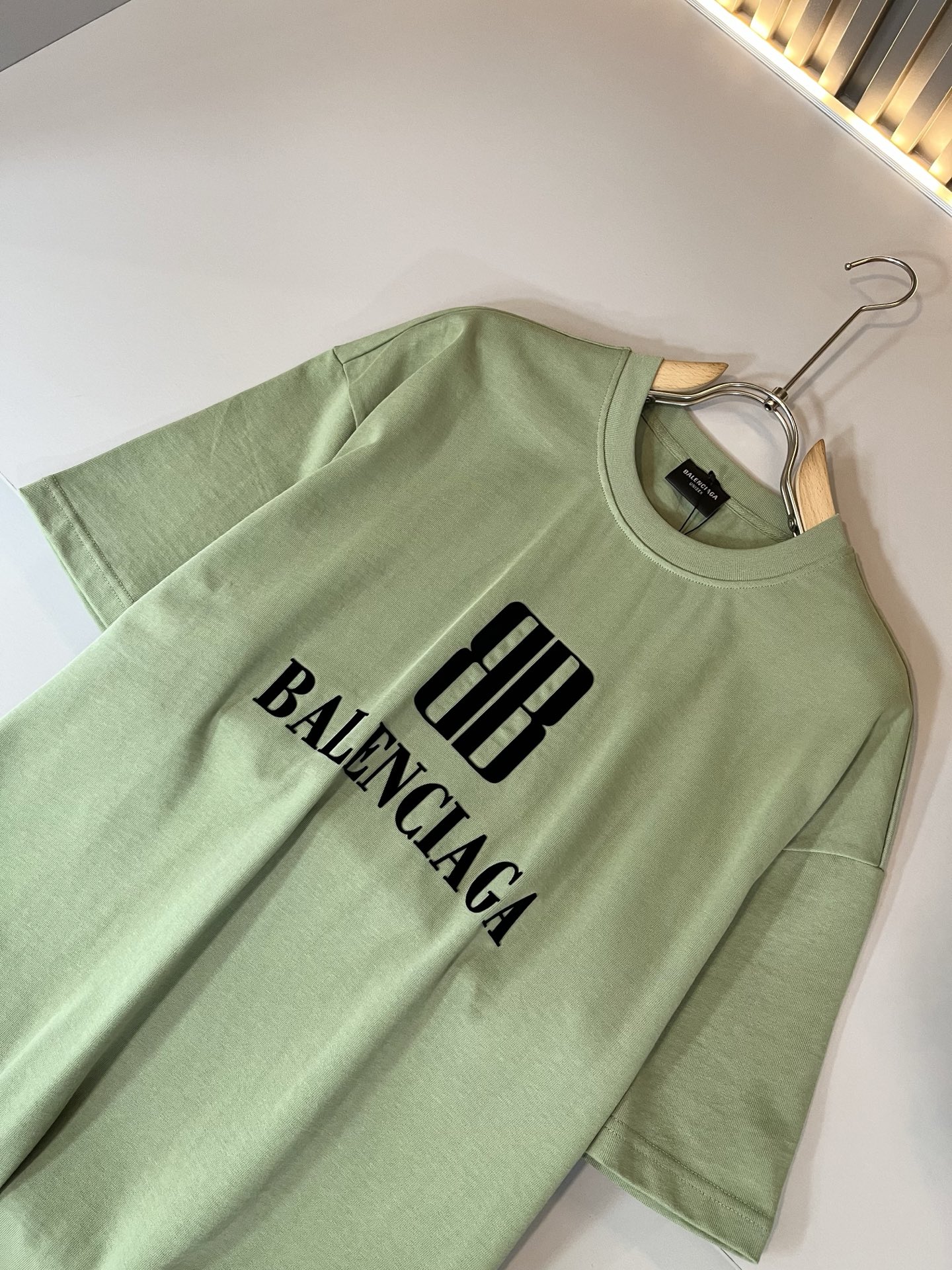  BALENCI*GA巴黎*家 2025春夏新款男女同款👫短袖T恤！走秀图案印花时尚休闲短袖T恤衫！设计