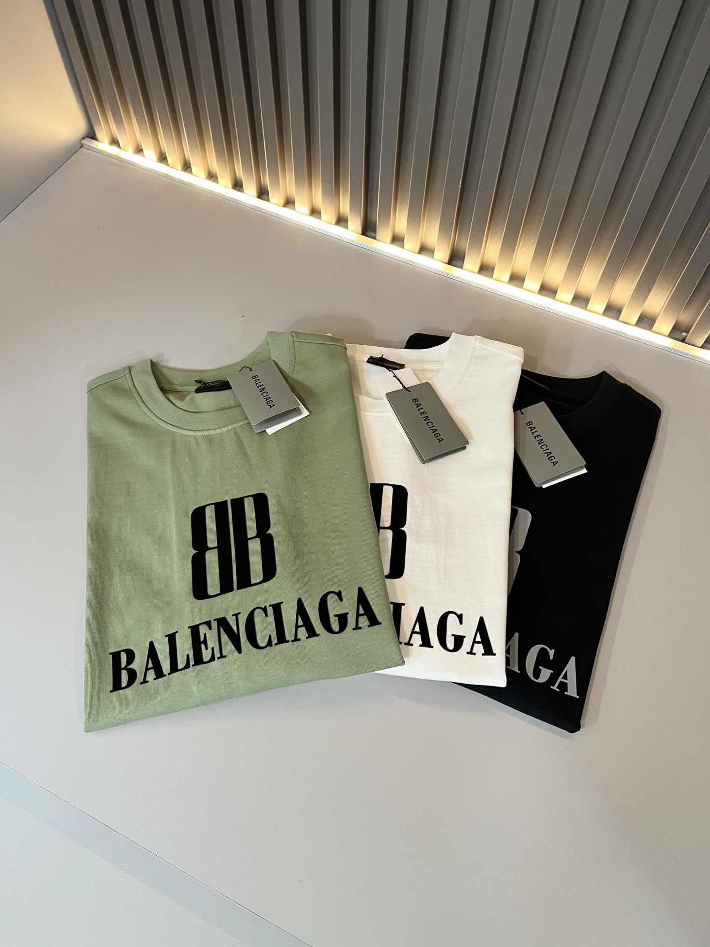  BALENCI*GA巴黎*家 2025春夏新款男女同款👫短袖T恤！走秀图案印花时尚休闲短袖T恤衫！设计