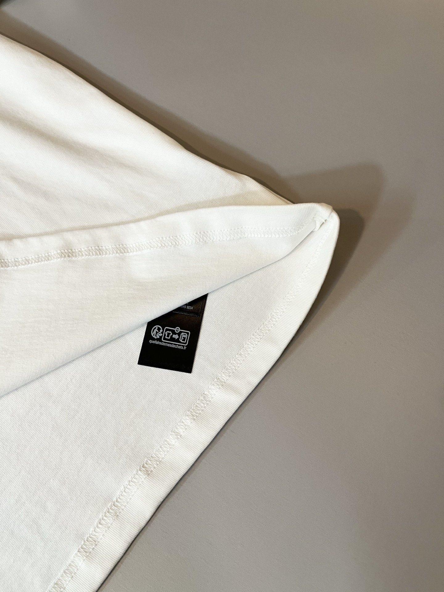  BALENCI*GA巴黎*家 2025春夏新款男女同款👫短袖T恤！走秀图案印花时尚休闲短袖T恤衫！设计