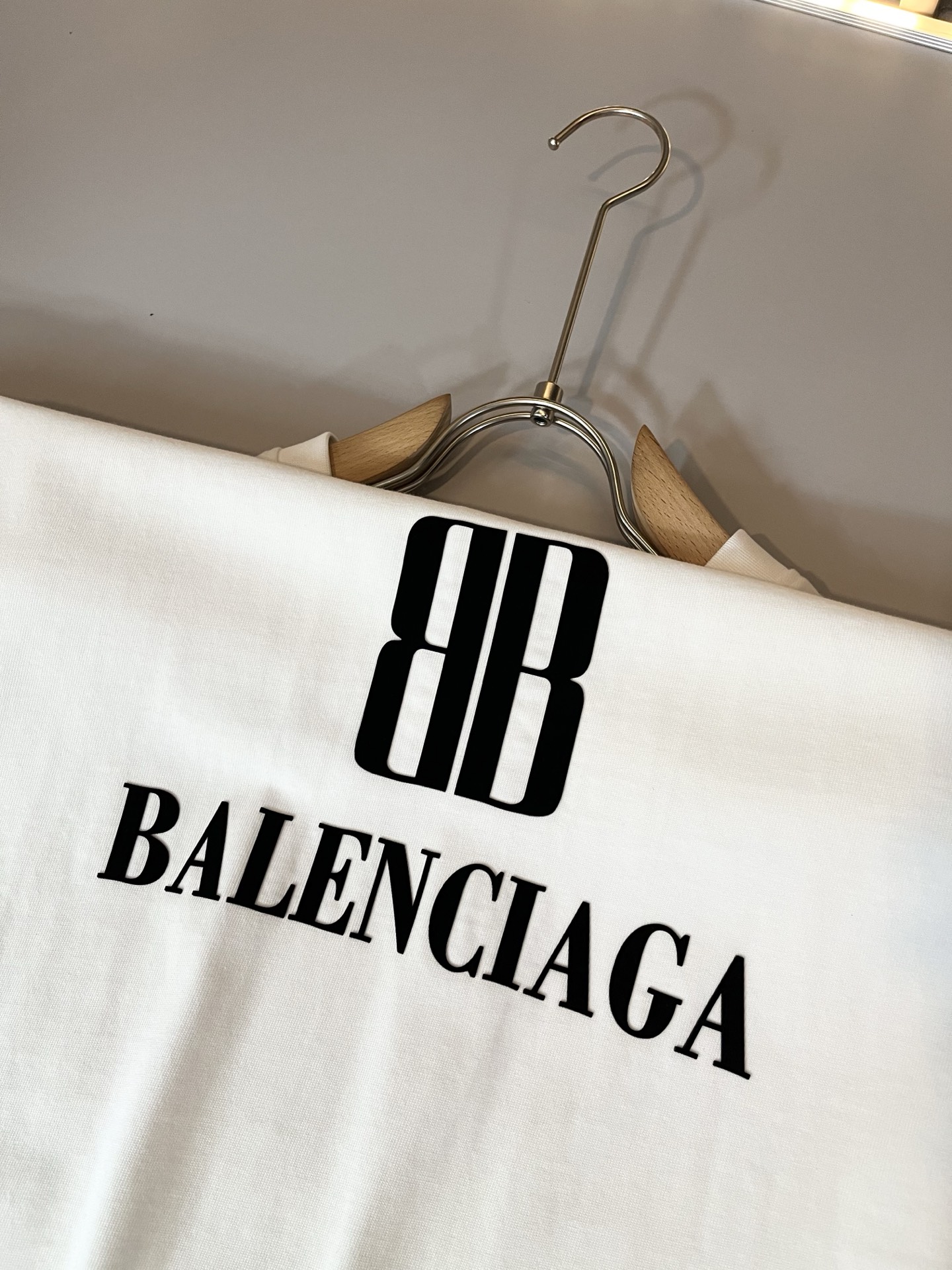  BALENCI*GA巴黎*家 2025春夏新款男女同款👫短袖T恤！走秀图案印花时尚休闲短袖T恤衫！设计