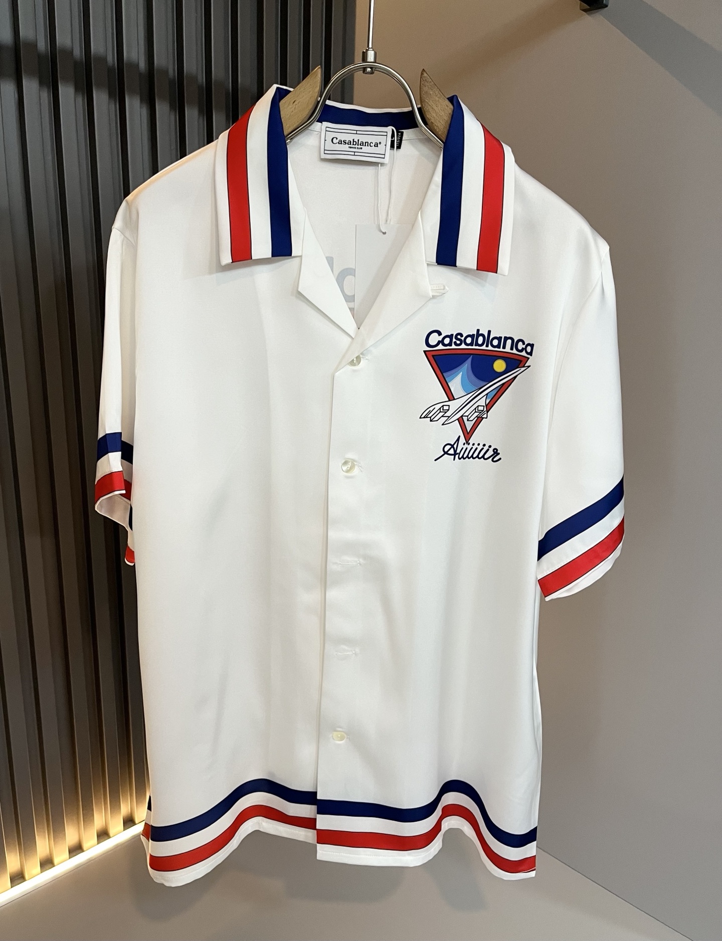 NO:507134,casablanca spring and summer new men and women's same pajamas set, the latest model is exclusively available on the entire network!  !  ~ It is classic and fashionable and versatile, who doesn’t like it? It will show the classic again. It is very pleasing to the eye and comes with a low luxury halo and recognition!  The traditional brand concept and modern advanced technology are perfectly combined. Coupled with the extremely modern and modern minimalist design, exclusive logo pattern printing design!  Customized 100% imported silk fabric!  The texture of this model is quite touching, the specifications and grades are known with tentacles. The degree of delicateness and breathability are top-notch!  Size M-3XL, alexander wang19860909casablanca 卡萨布兰卡 春夏新款男女同款睡衣套装,最新款全网独家首上！！~既经典有时尚百搭,谁不爱啊,将经典再次展现,非常的耐看,自带低奢光环与辨识度！传统的品牌理念和现代化的先进技术进行了完美结合.加上极其现代摩登风范的简约设计,专属logo图案印花设计！定制百分百进口丝绸面料！此款的质感相当感人 触手便知规格档次 细腻程度与透气效果堪称顶级！尺码M-3XL,,alexander wang,Men's clothing