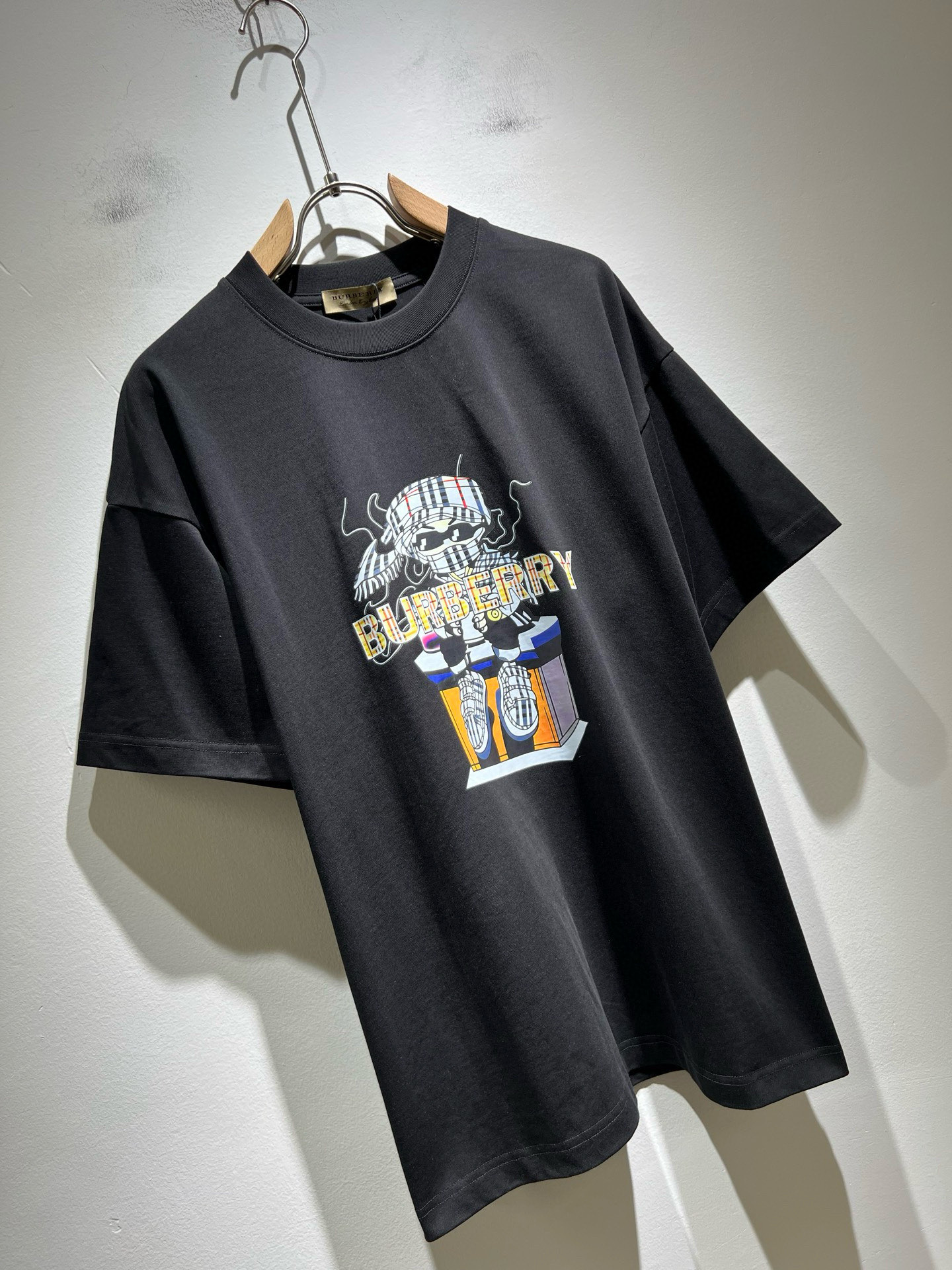   BURBER*Y巴*莉2025春夏新品男女同款👫短袖T恤，重磅来袭，最近比较火热的环保纯棉面料制作而