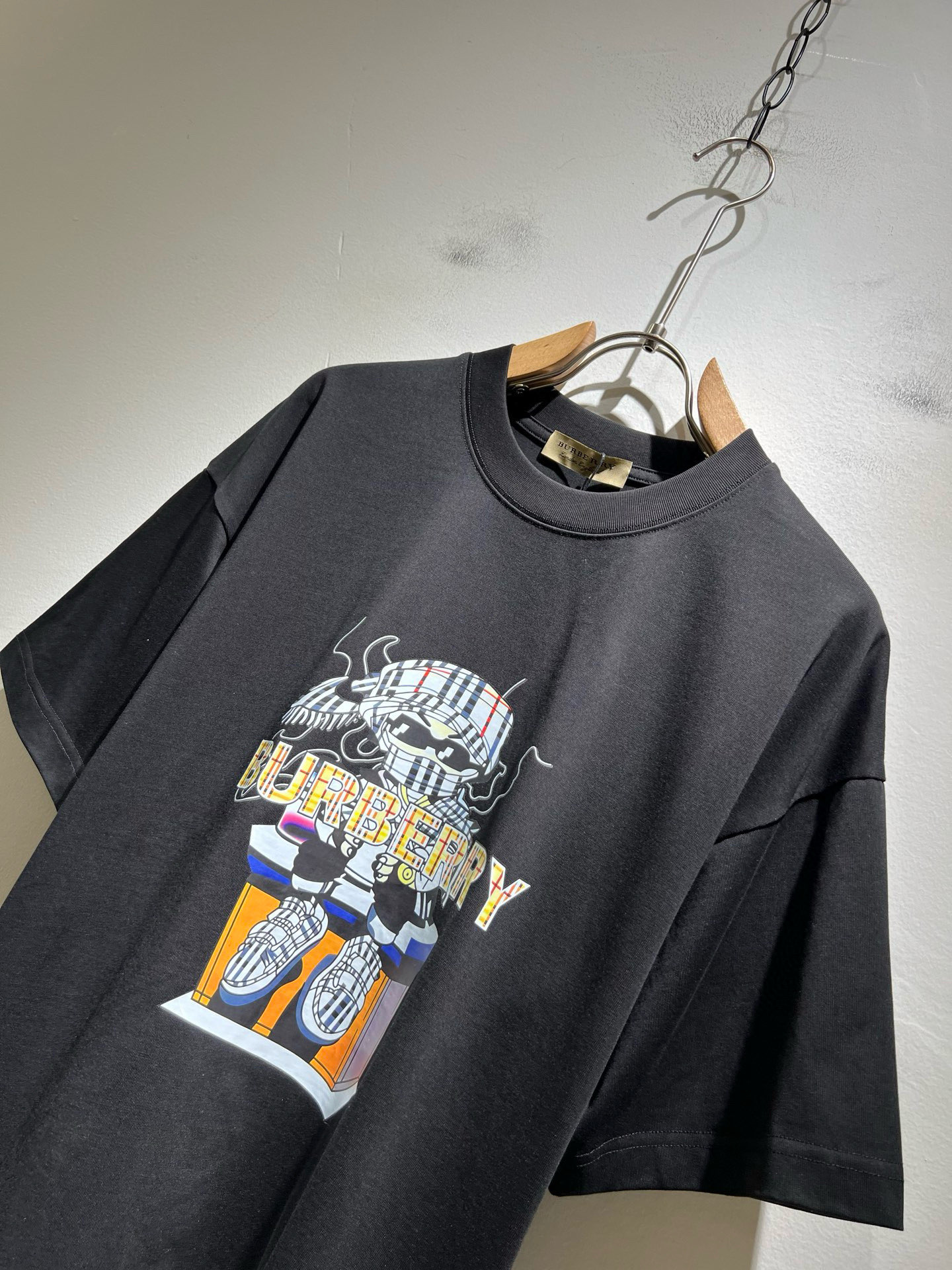   BURBER*Y巴*莉2025春夏新品男女同款👫短袖T恤，重磅来袭，最近比较火热的环保纯棉面料制作而