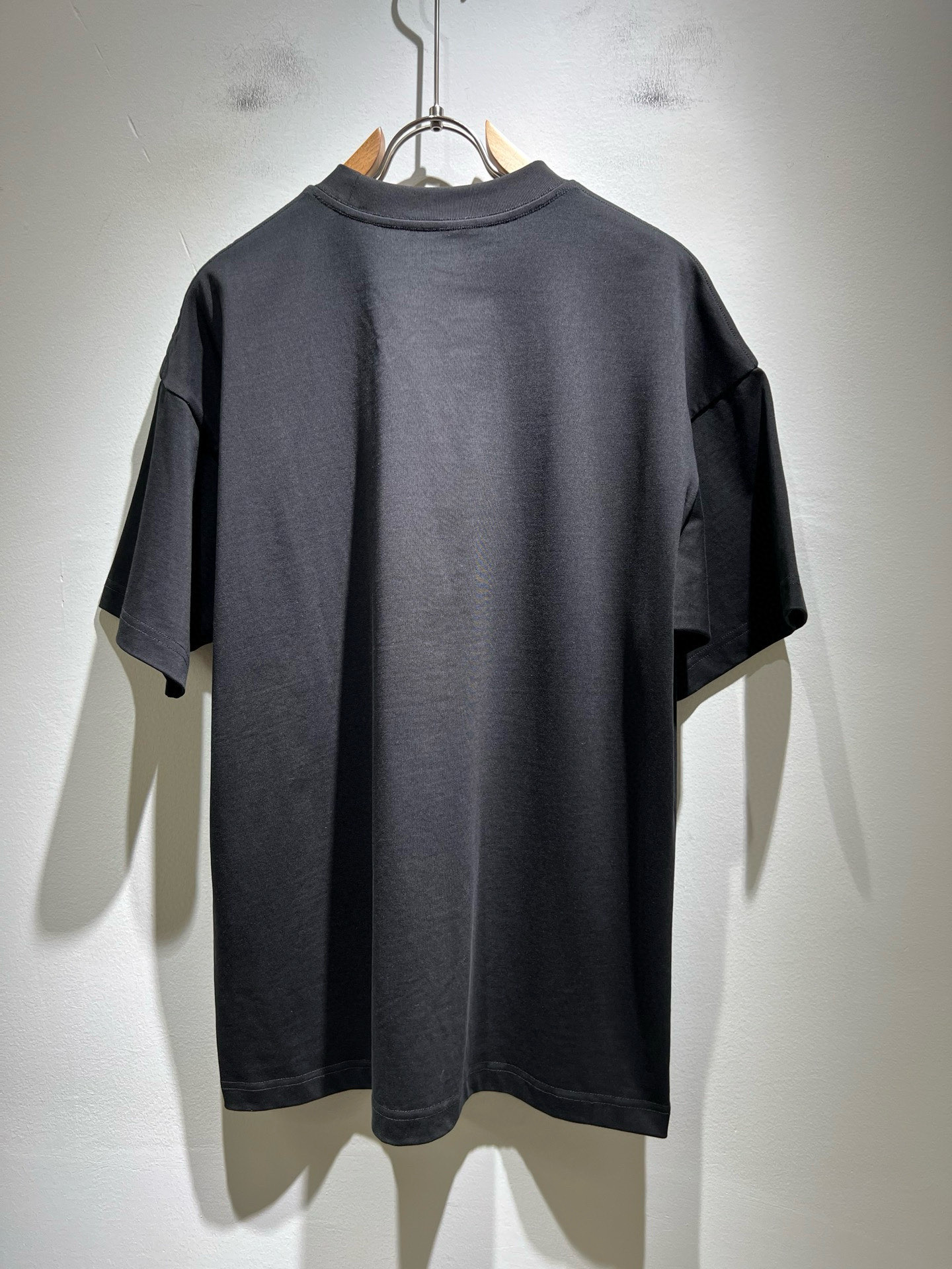   BURBER*Y巴*莉2025春夏新品男女同款👫短袖T恤，重磅来袭，最近比较火热的环保纯棉面料制作而