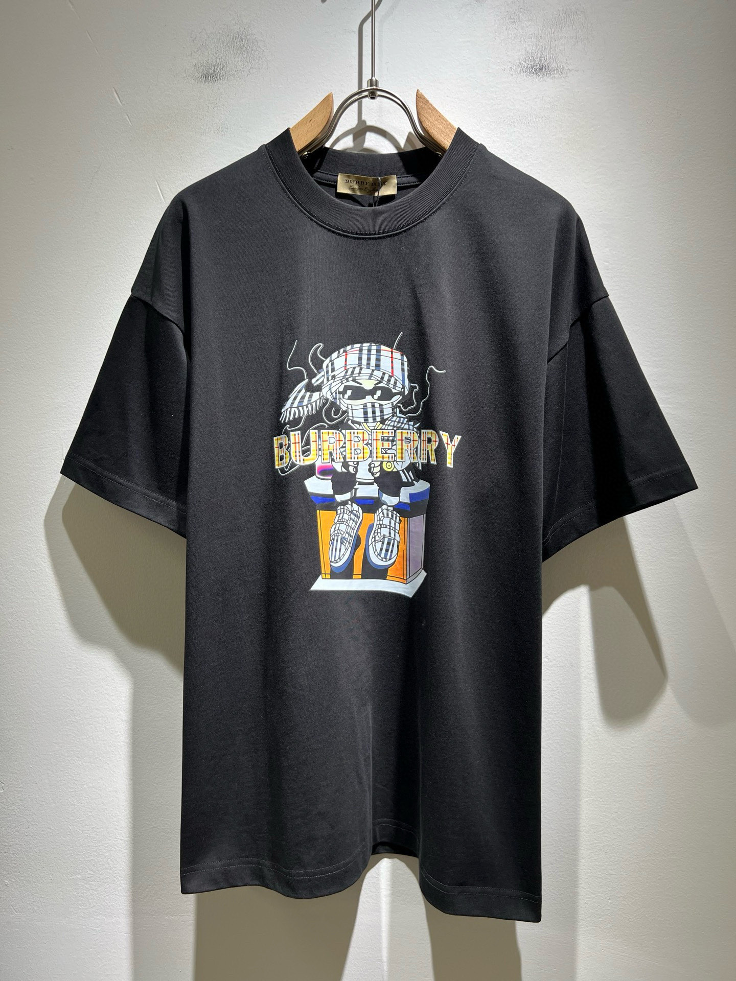   BURBER*Y巴*莉2025春夏新品男女同款👫短袖T恤，重磅来袭，最近比较火热的环保纯棉面料制作而