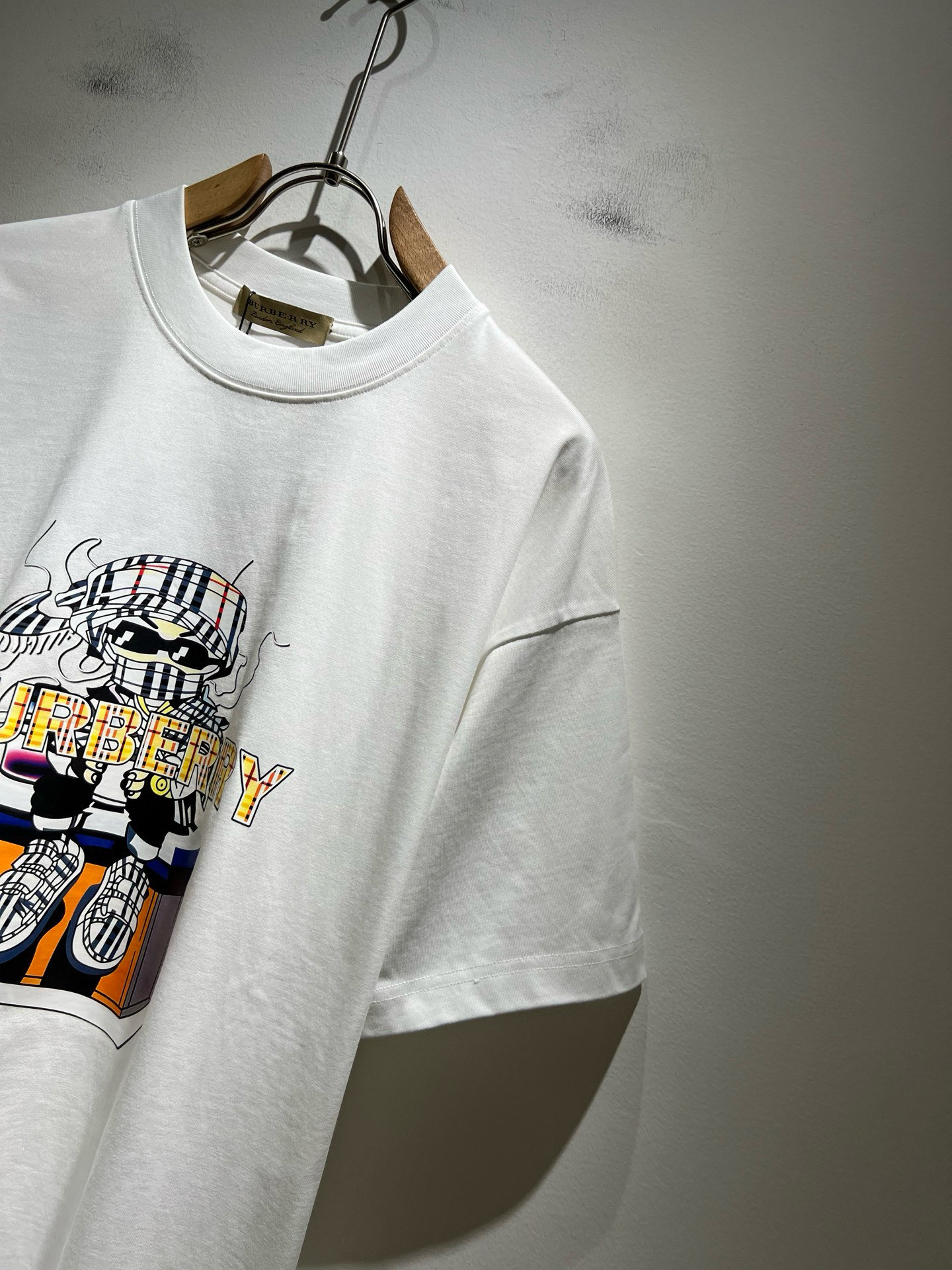   BURBER*Y巴*莉2025春夏新品男女同款👫短袖T恤，重磅来袭，最近比较火热的环保纯棉面料制作而