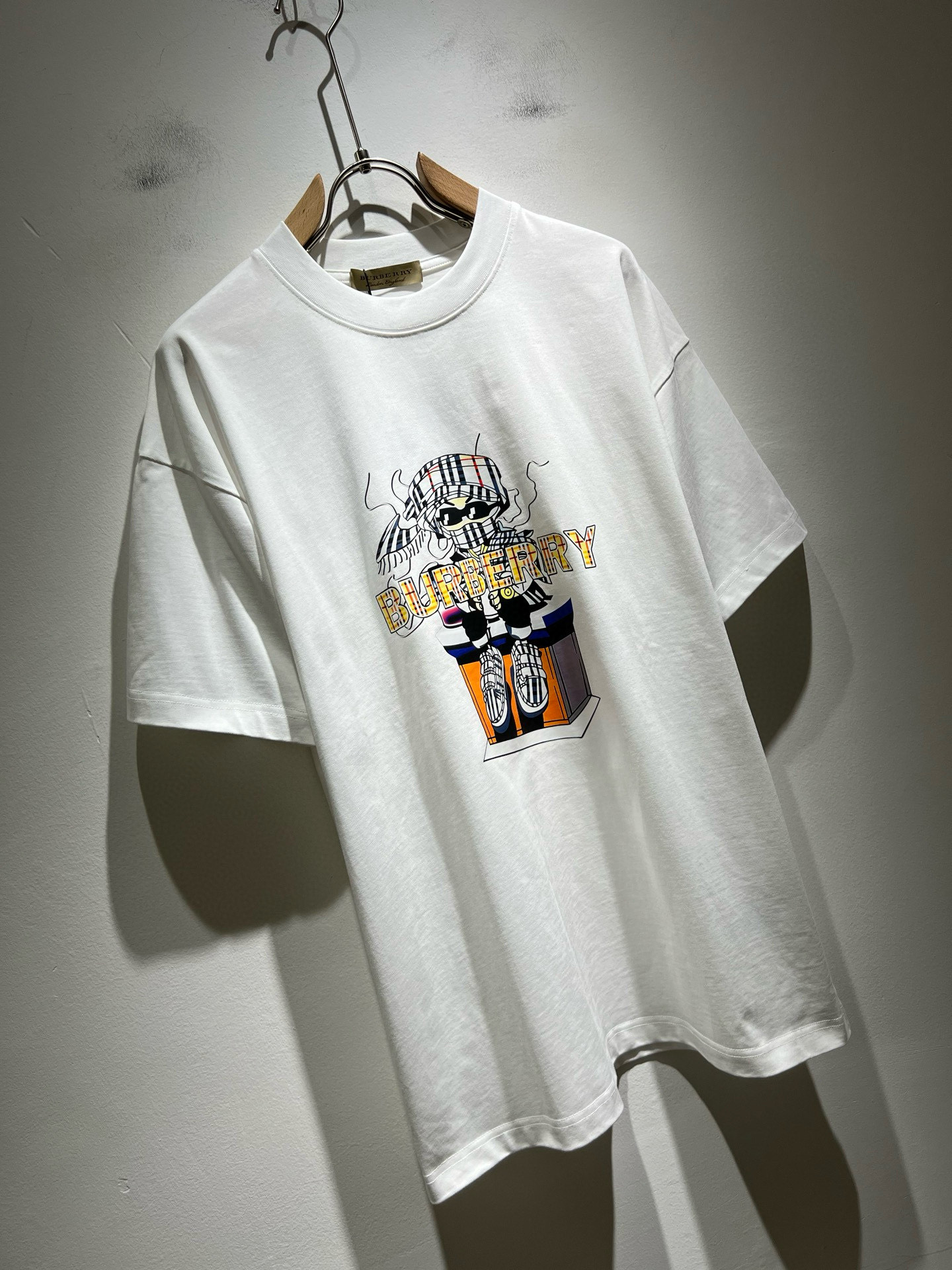   BURBER*Y巴*莉2025春夏新品男女同款👫短袖T恤，重磅来袭，最近比较火热的环保纯棉面料制作而