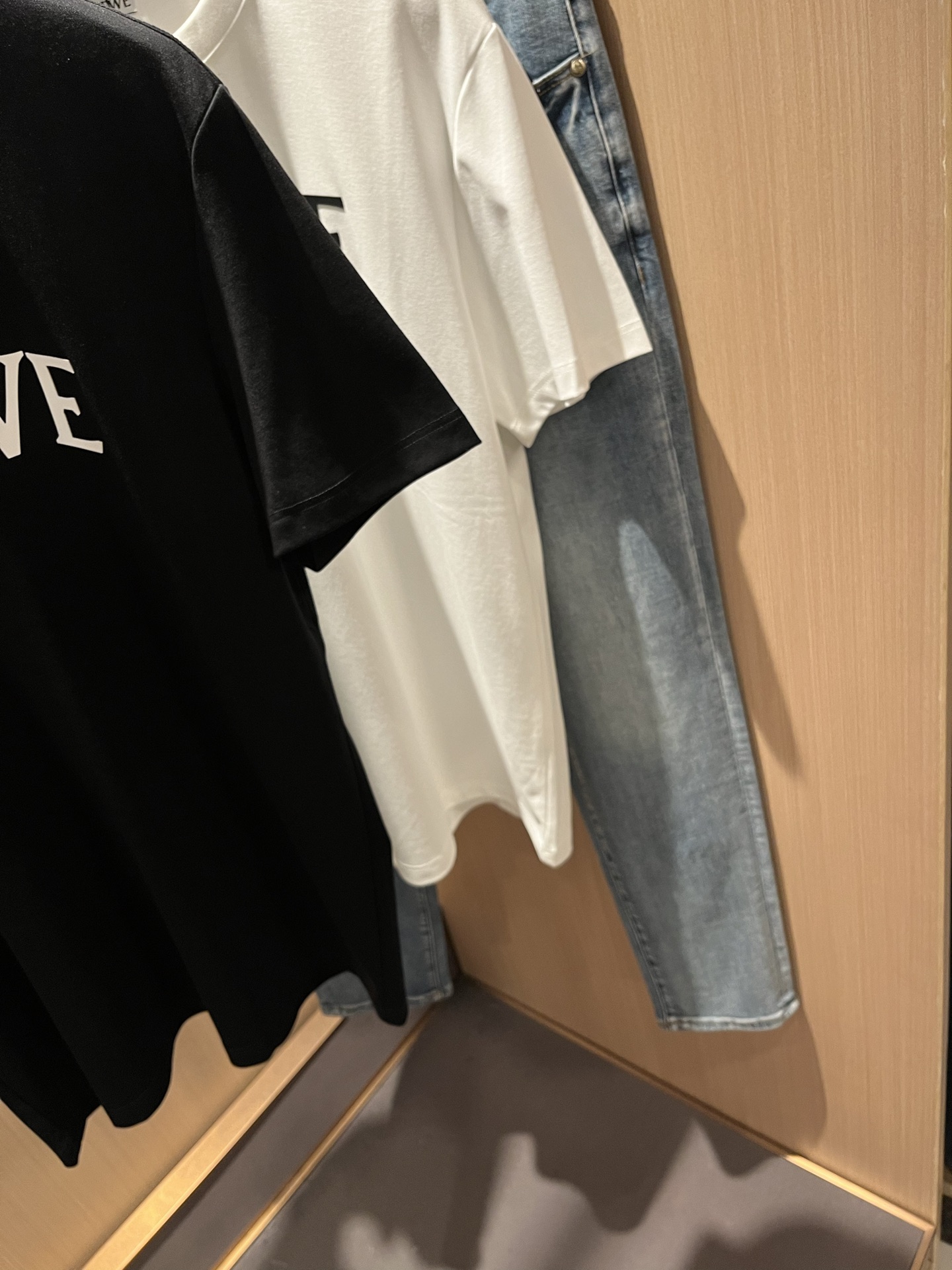 LOE*WE罗*威 2025春夏新款男女同款👫短袖T恤，意大利原厂订单渠道，极具个性高级风，标志logo