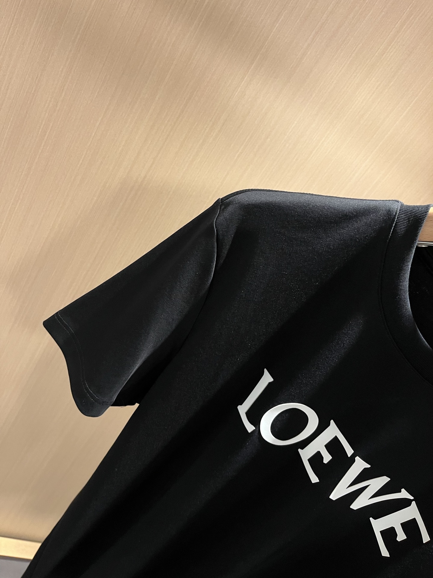 LOE*WE罗*威 2025春夏新款男女同款👫短袖T恤，意大利原厂订单渠道，极具个性高级风，标志logo