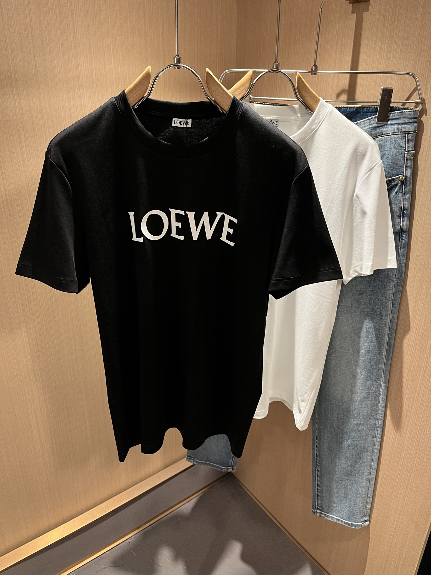 LOE*WE罗*威 2025春夏新款男女同款👫短袖T恤，意大利原厂订单渠道，极具个性高级风，标志logo