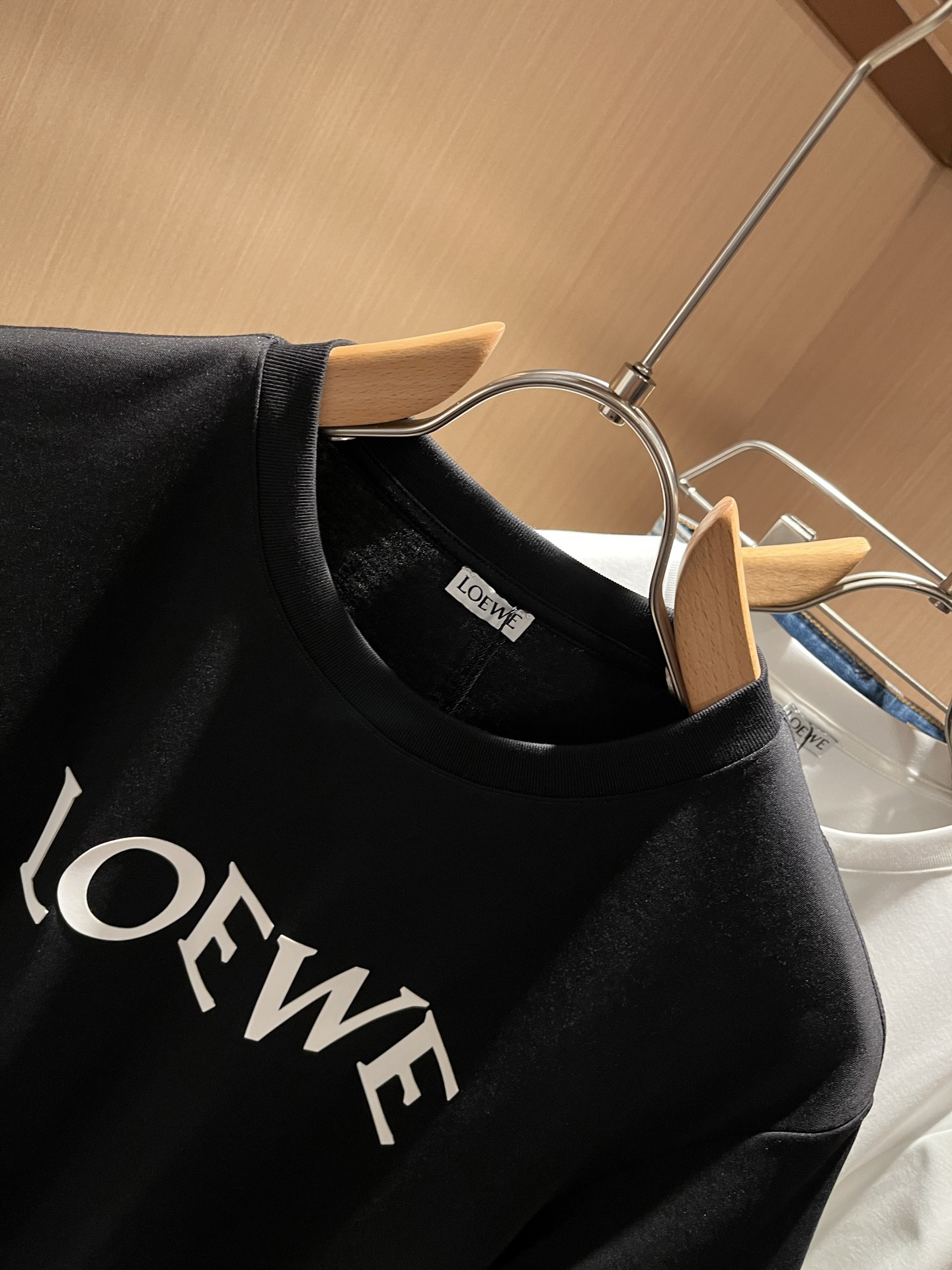 LOE*WE罗*威 2025春夏新款男女同款👫短袖T恤，意大利原厂订单渠道，极具个性高级风，标志logo