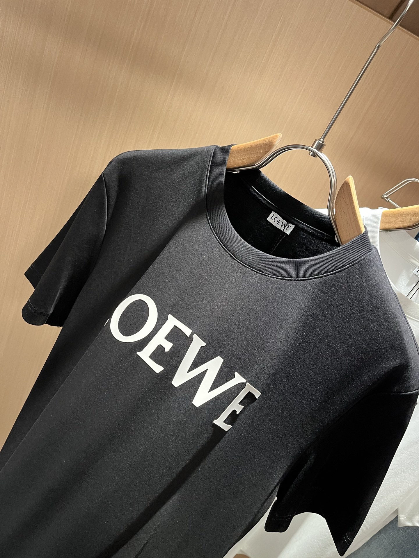 LOE*WE罗*威 2025春夏新款男女同款👫短袖T恤，意大利原厂订单渠道，极具个性高级风，标志logo