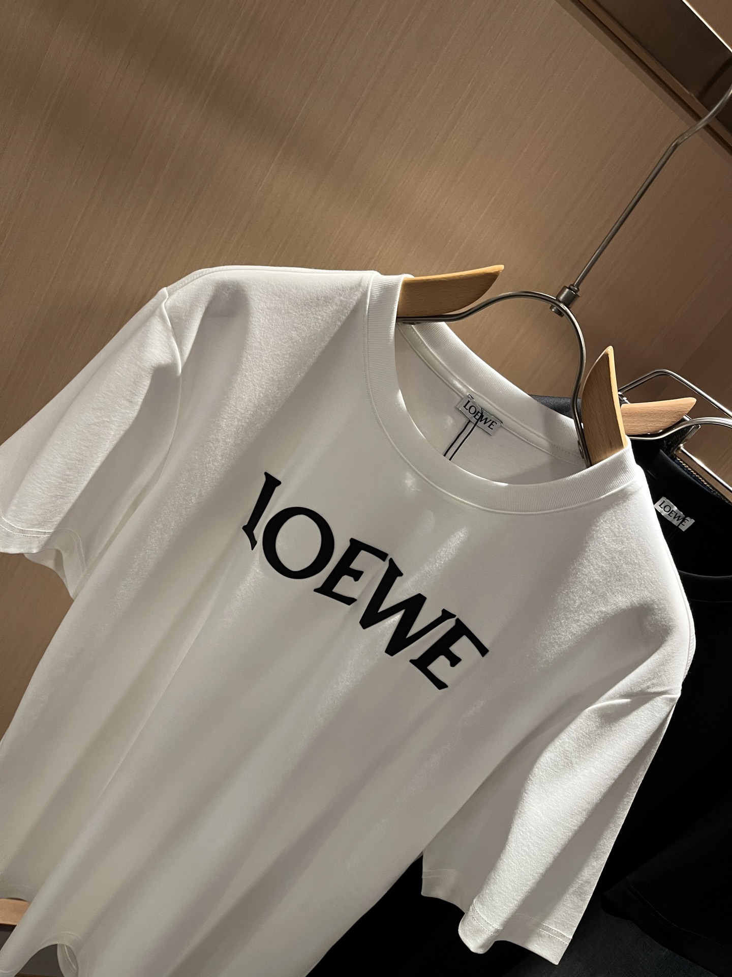 LOE*WE罗*威 2025春夏新款男女同款👫短袖T恤，意大利原厂订单渠道，极具个性高级风，标志logo