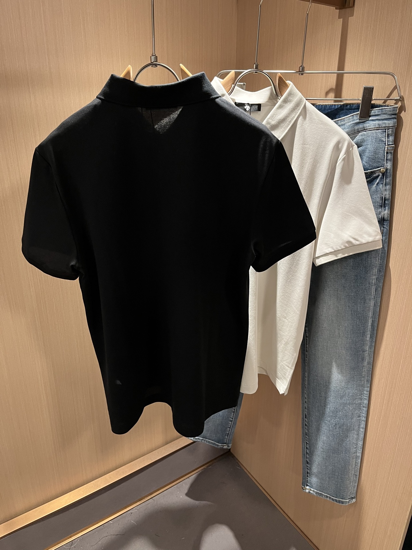 迪桑特DESCENTE，2025春夏新款短袖Polo衫，自1935年荣耀至今的专业运动品牌。80余年来，