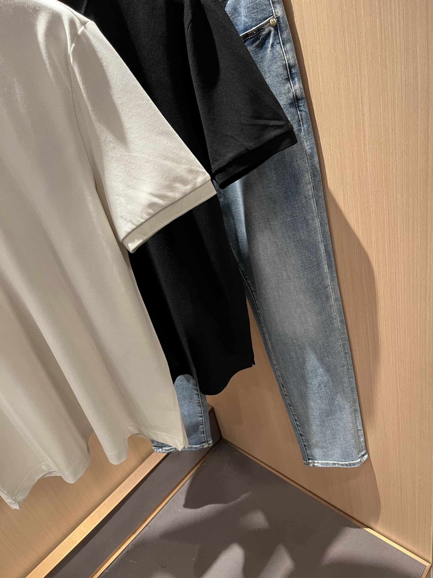 迪桑特DESCENTE，2025春夏新款短袖Polo衫，自1935年荣耀至今的专业运动品牌。80余年来，