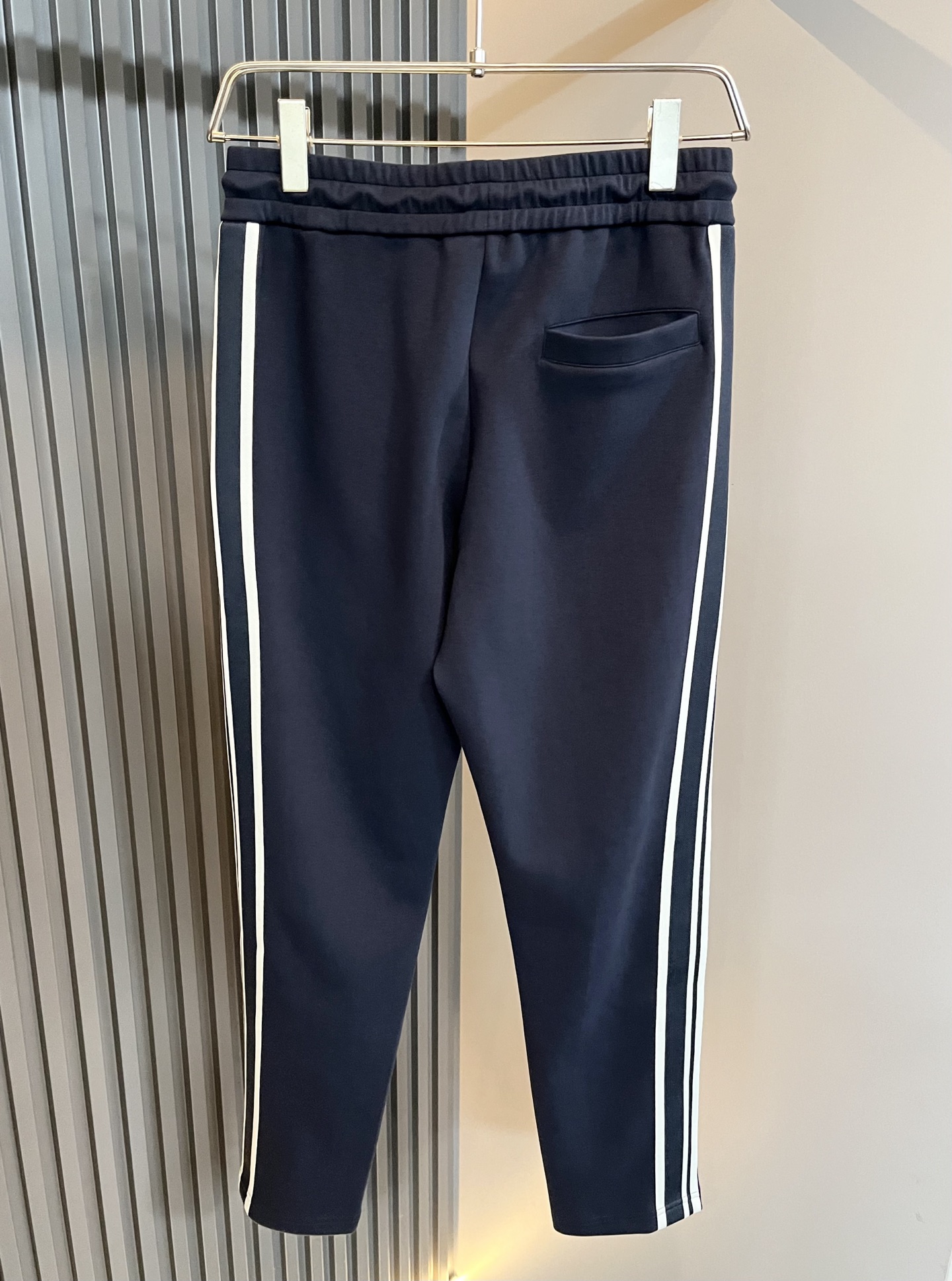  Arman阿*尼2025秋冬新款男士休闲套装原单代工厂订单，标志字母logo图案刺绣设计！简洁的设计精