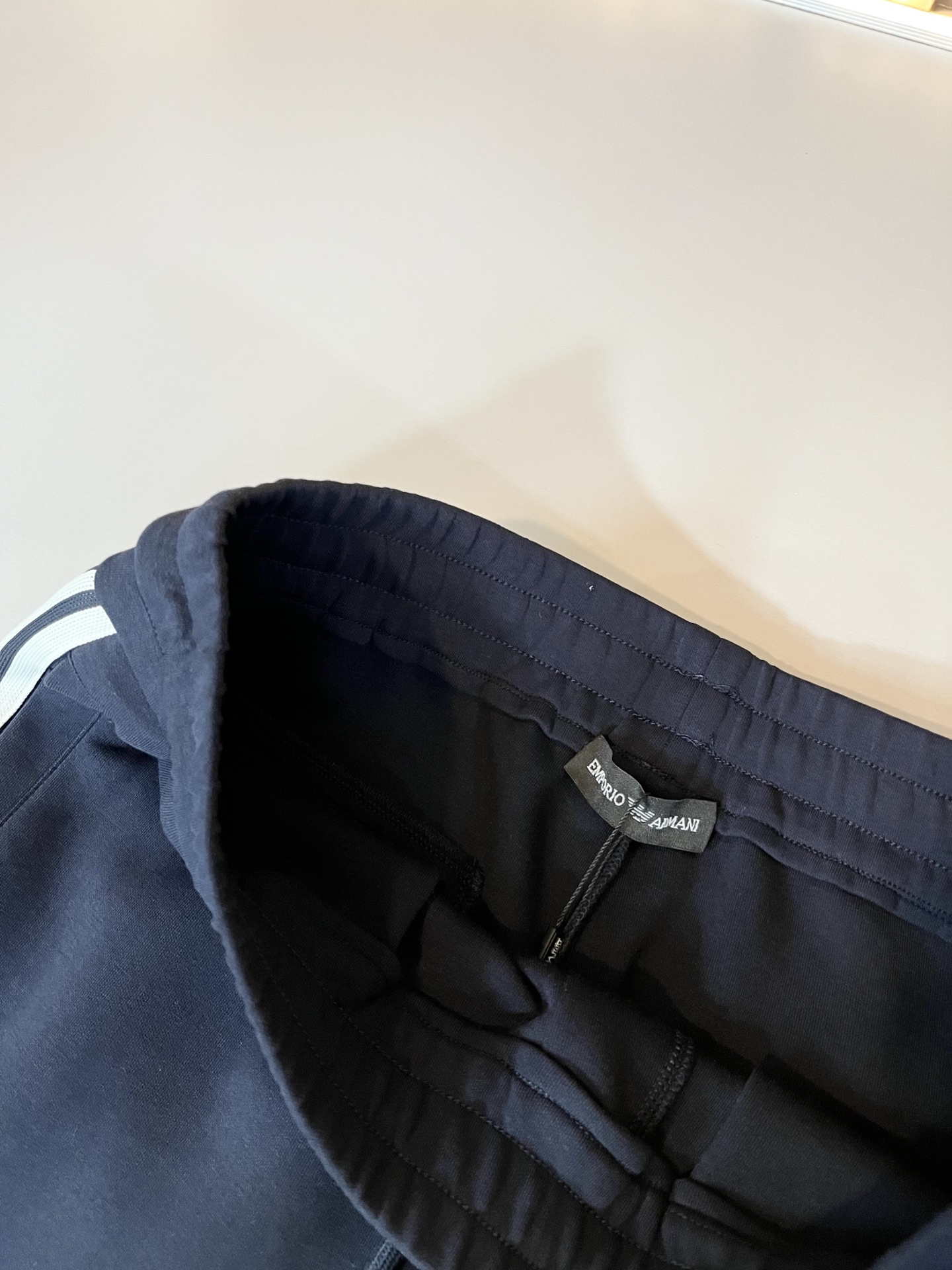  Arman阿*尼2025秋冬新款男士休闲套装原单代工厂订单，标志字母logo图案刺绣设计！简洁的设计精