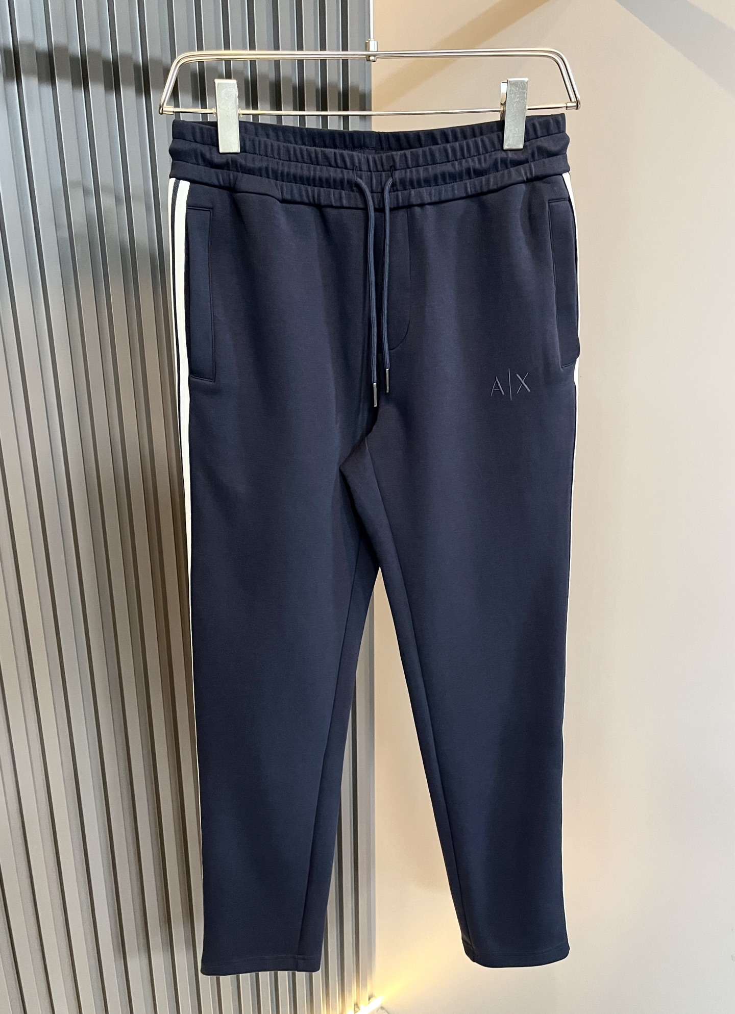  Arman阿*尼2025秋冬新款男士休闲套装原单代工厂订单，标志字母logo图案刺绣设计！简洁的设计精