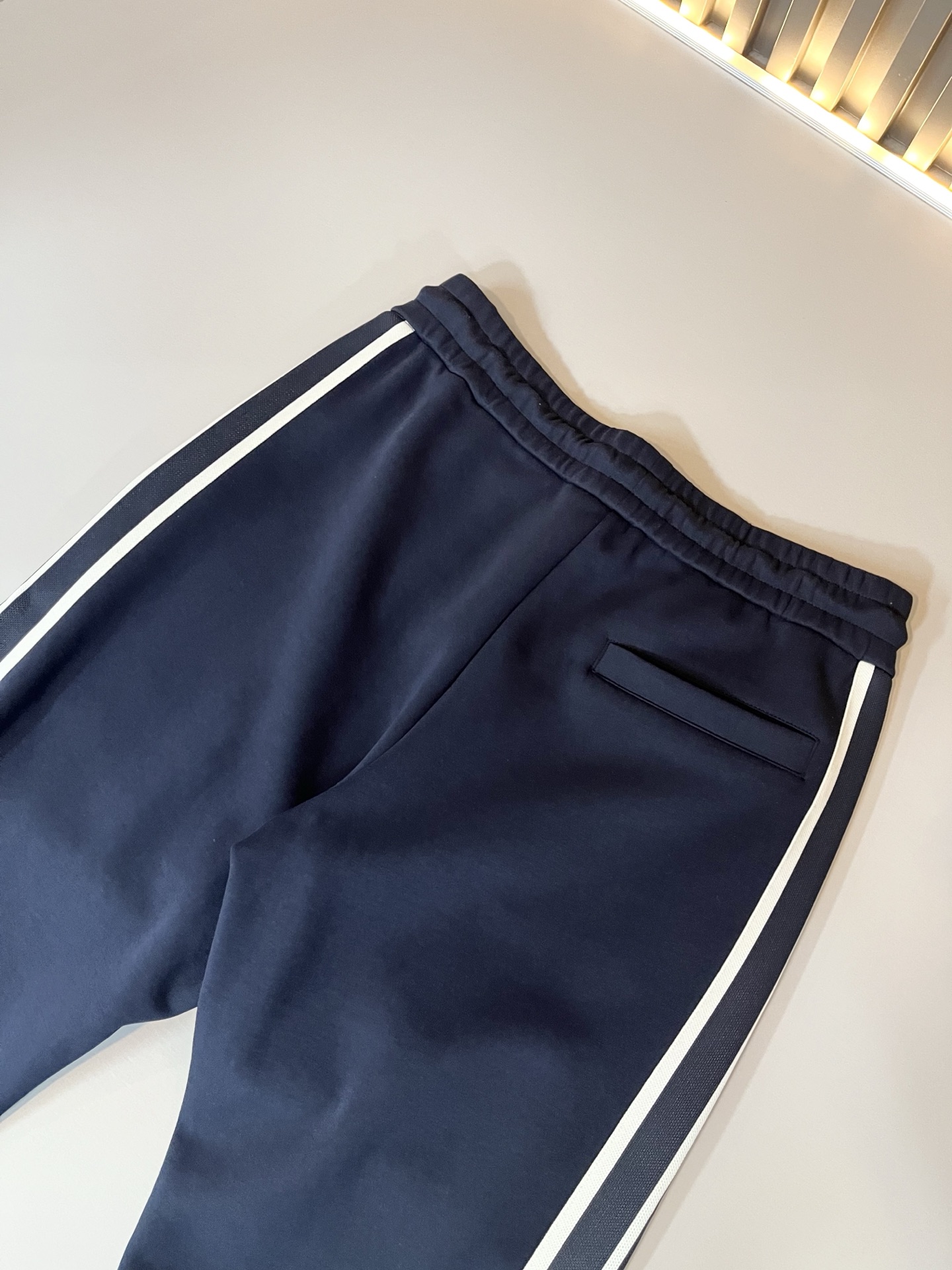  Arman阿*尼2025秋冬新款男士休闲套装原单代工厂订单，标志字母logo图案刺绣设计！简洁的设计精