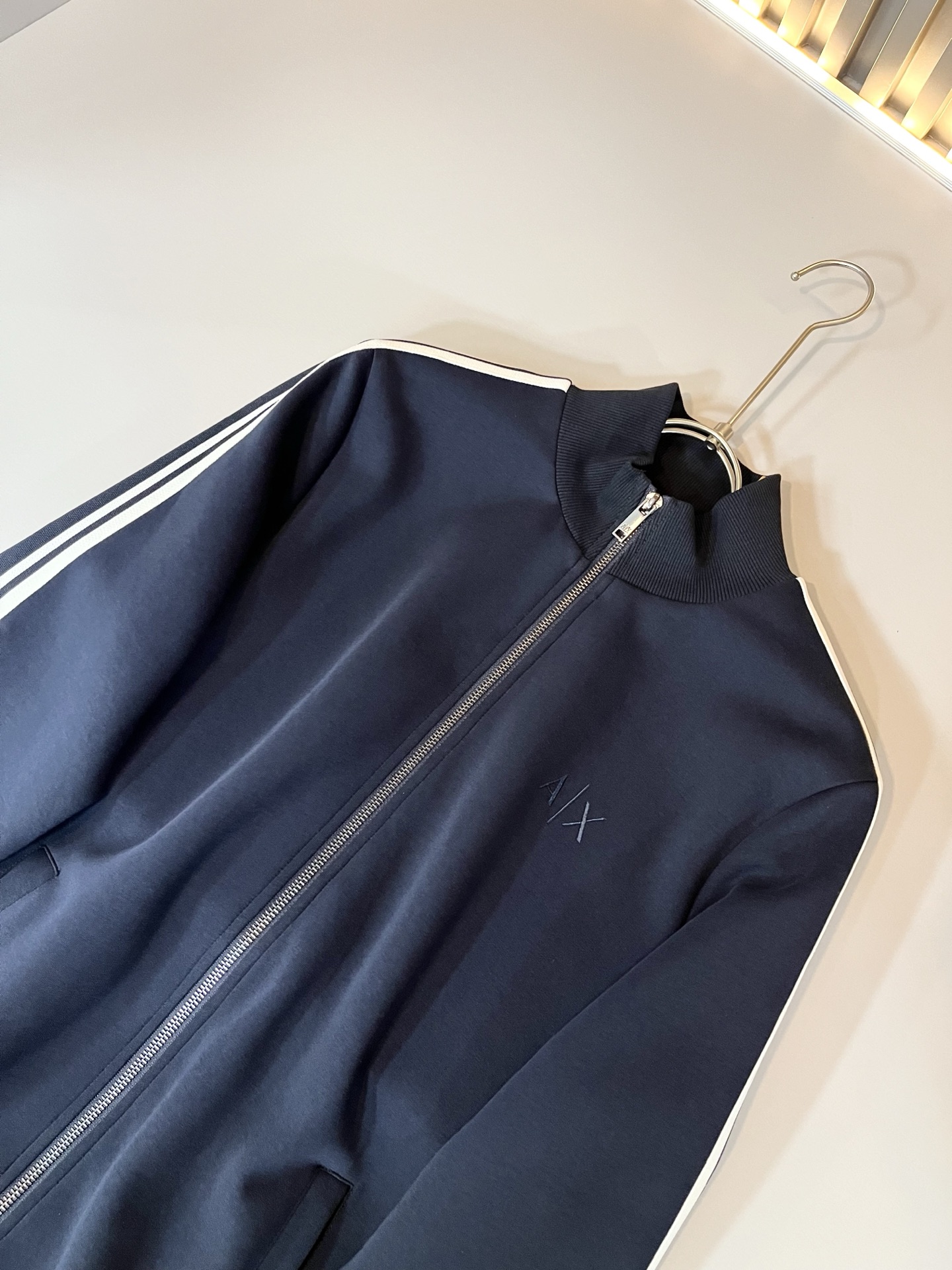  Arman阿*尼2025秋冬新款男士休闲套装原单代工厂订单，标志字母logo图案刺绣设计！简洁的设计精