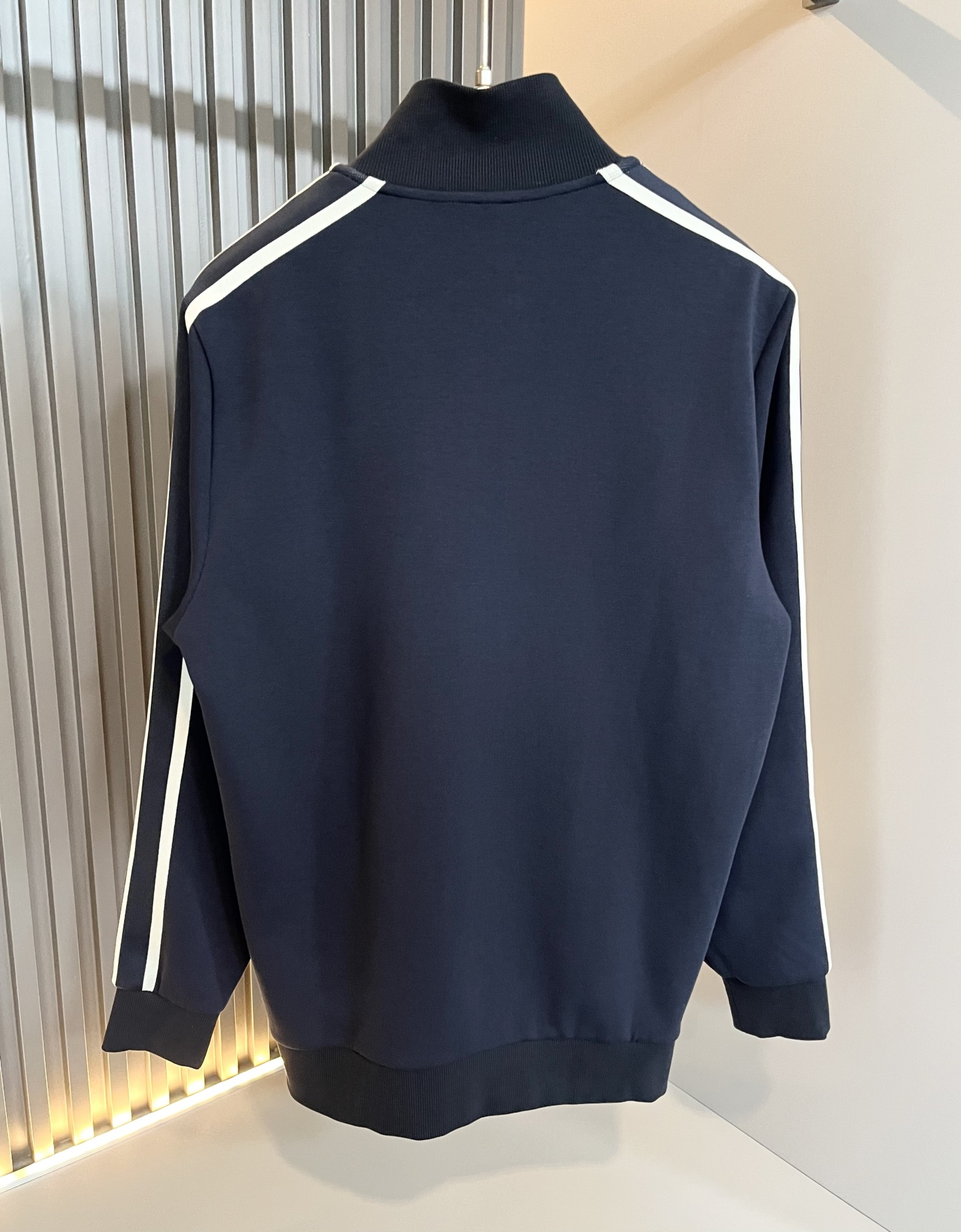  Arman阿*尼2025秋冬新款男士休闲套装原单代工厂订单，标志字母logo图案刺绣设计！简洁的设计精