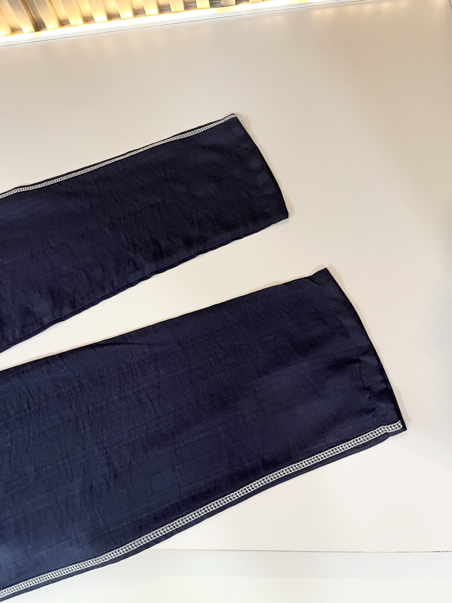   Alo 2025春夏新款男士休闲裤，高端品质之选……一款休闲裤兼备的百搭裤装，也是男士衣橱里不可缺少