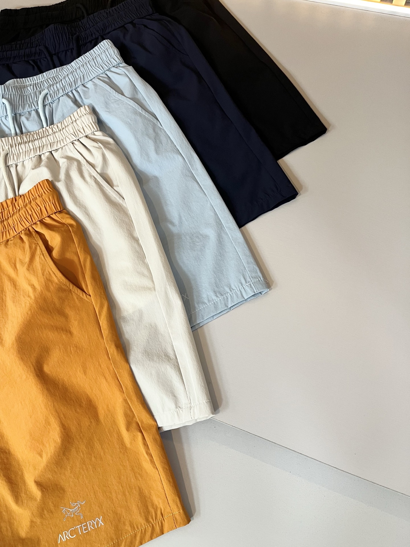  ARCTER*X始*祖鸟 2025春夏新款休闲运动风格休闲短裤裤，户外品牌可能大家第一想到的就是加拿大