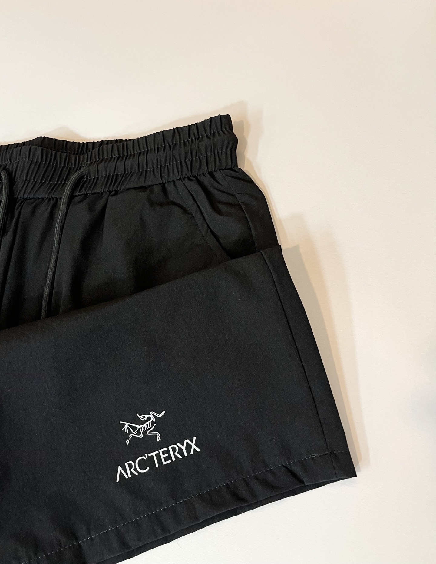  ARCTER*X始*祖鸟 2025春夏新款休闲运动风格休闲短裤裤，户外品牌可能大家第一想到的就是加拿大