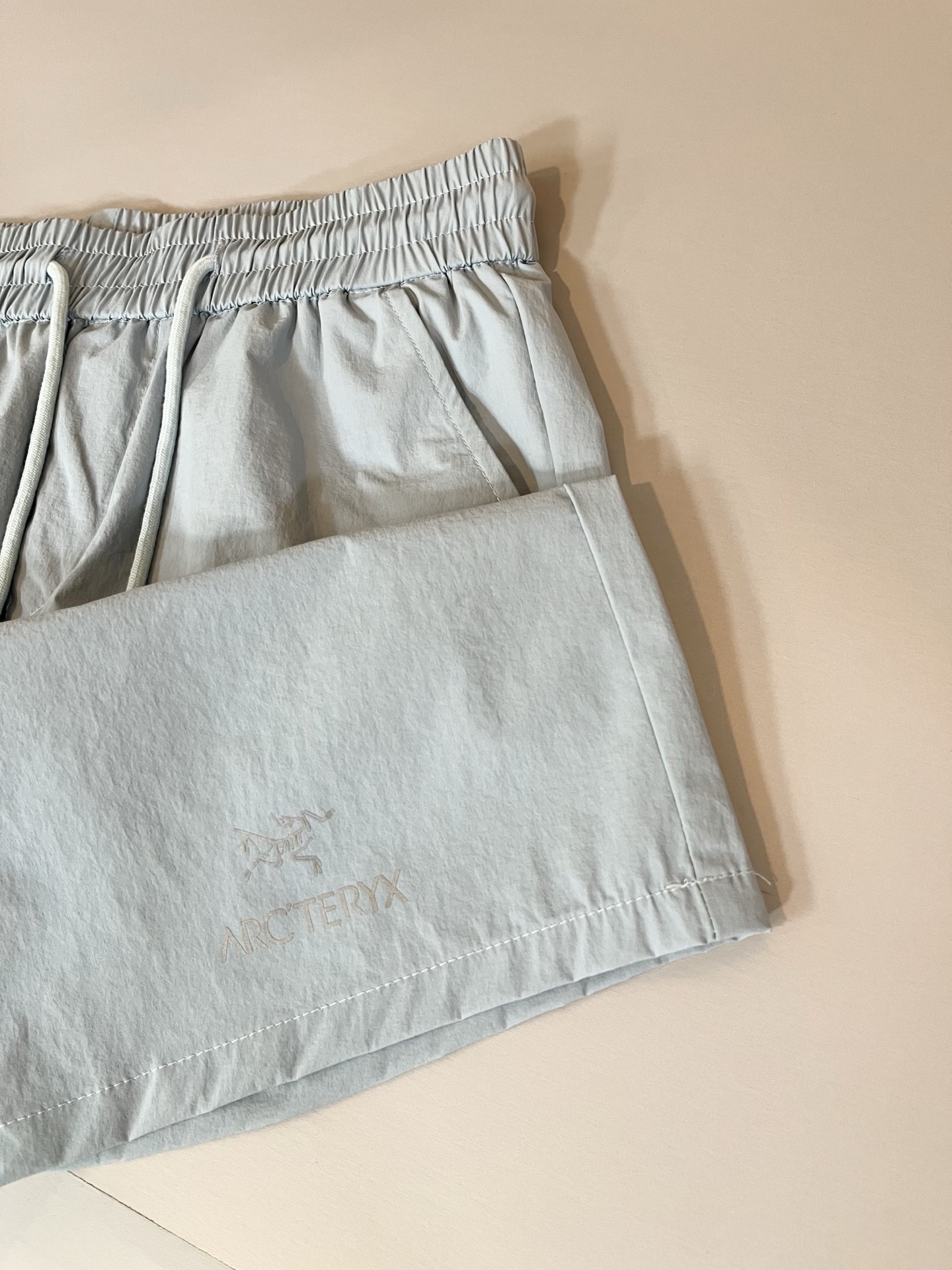  ARCTER*X始*祖鸟 2025春夏新款休闲运动风格休闲短裤裤，户外品牌可能大家第一想到的就是加拿大