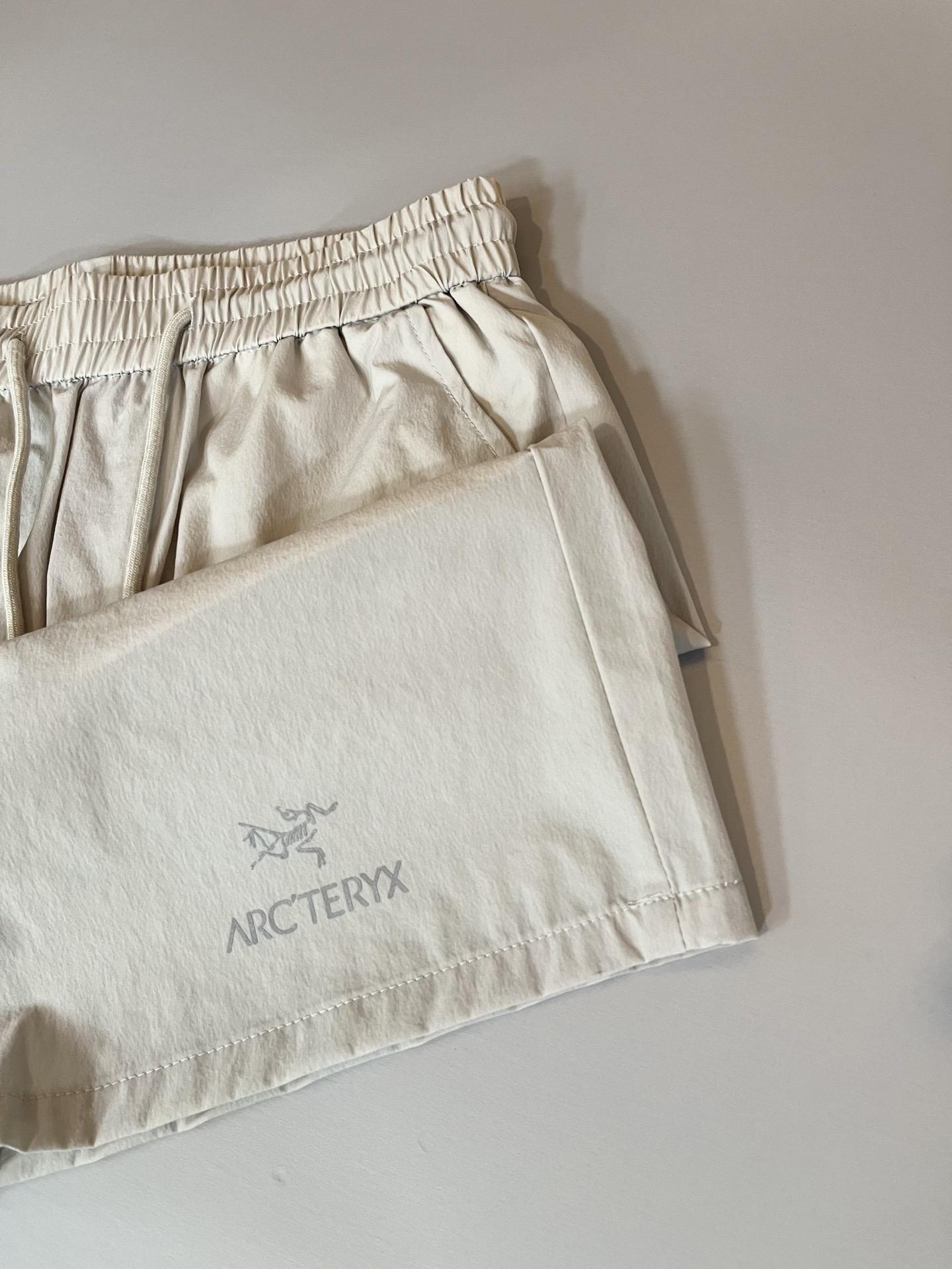  ARCTER*X始*祖鸟 2025春夏新款休闲运动风格休闲短裤裤，户外品牌可能大家第一想到的就是加拿大