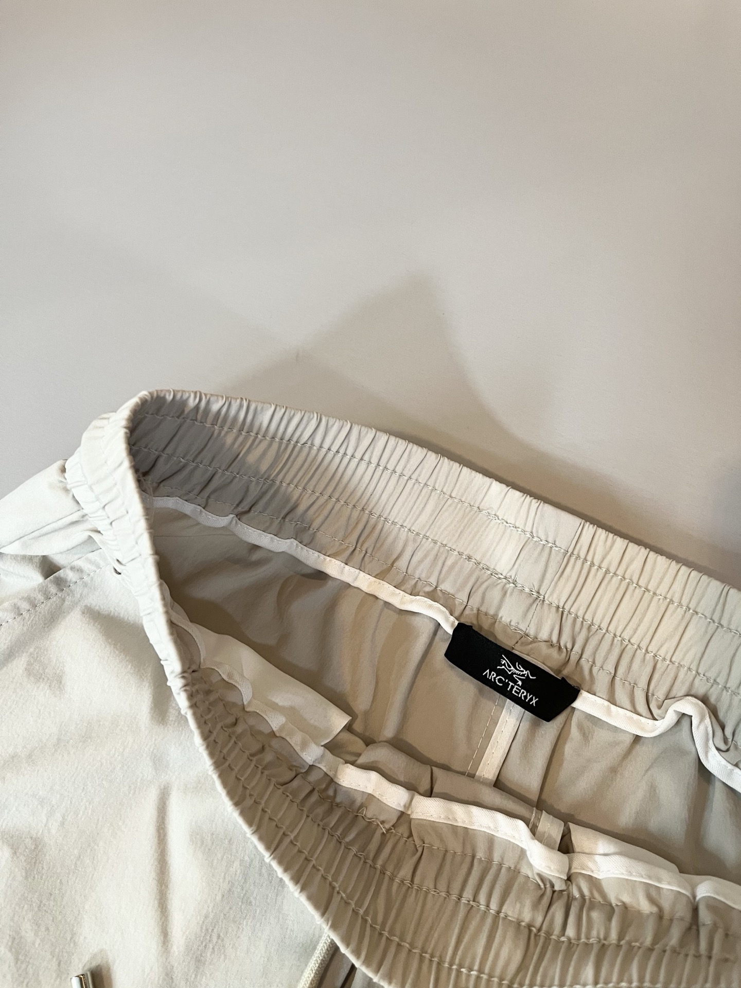  ARCTER*X始*祖鸟 2025春夏新款休闲运动风格休闲短裤裤，户外品牌可能大家第一想到的就是加拿大