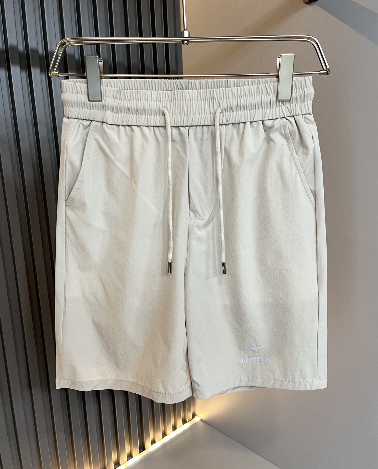  ARCTER*X始*祖鸟 2025春夏新款休闲运动风格休闲短裤裤，户外品牌可能大家第一想到的就是加拿大