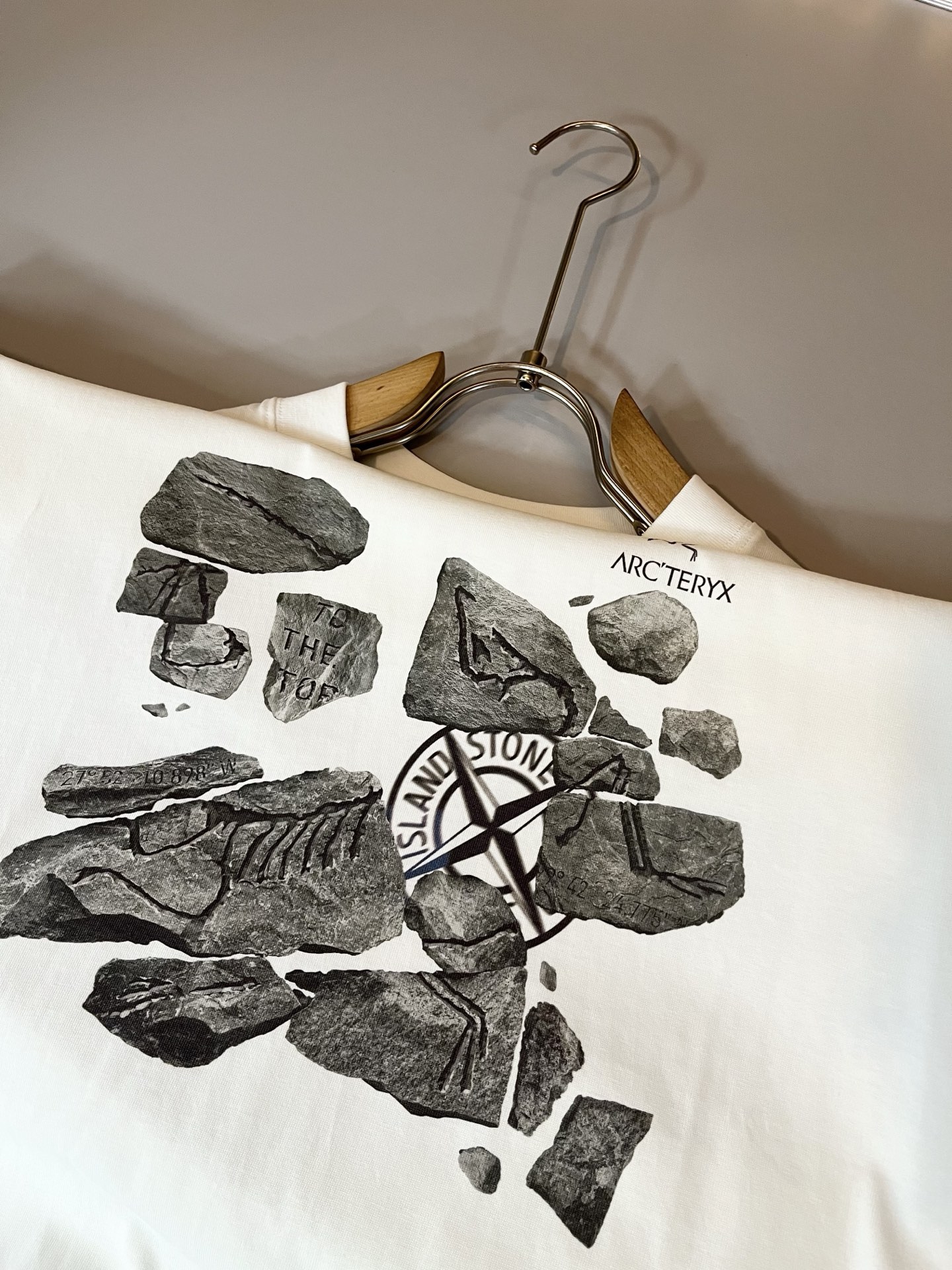  ARCTER*X始*祖鸟 2025春夏新款男女同款👫短袖T恤户外品牌可能大家第一想到的就是加拿大鹅、始